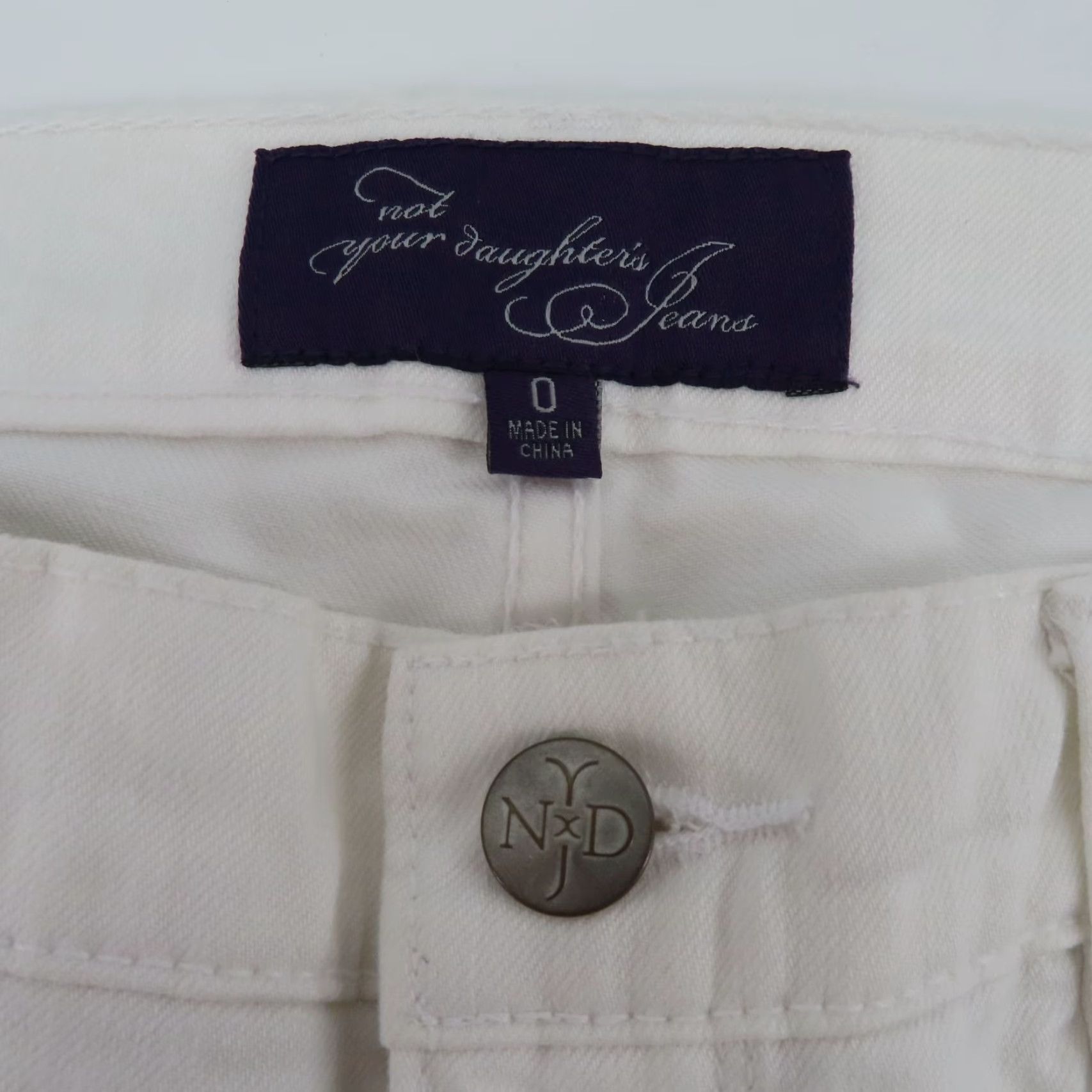 NYDJ NYDJ Womens Jeans 0 Marilyn Straight Solid White Studded Pockets Style 55244T776 Size 25" / US 0 / IT 36 - 7 Thumbnail