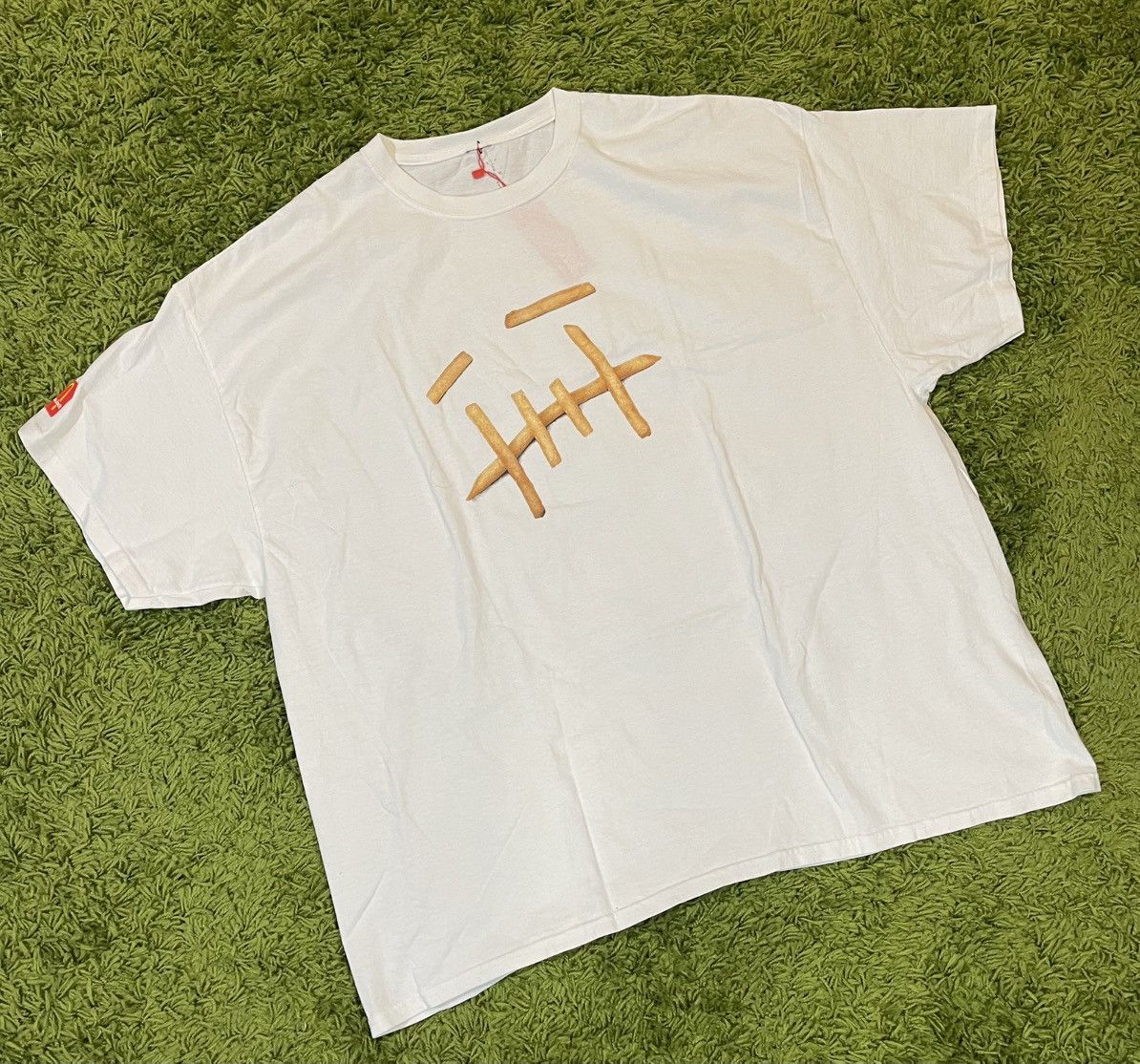 Travis Scott Travis Scott McDonald’s French Fry Tee brand new size 2XL Size US XXL / EU 58 / 5 - 1 Thumbnail