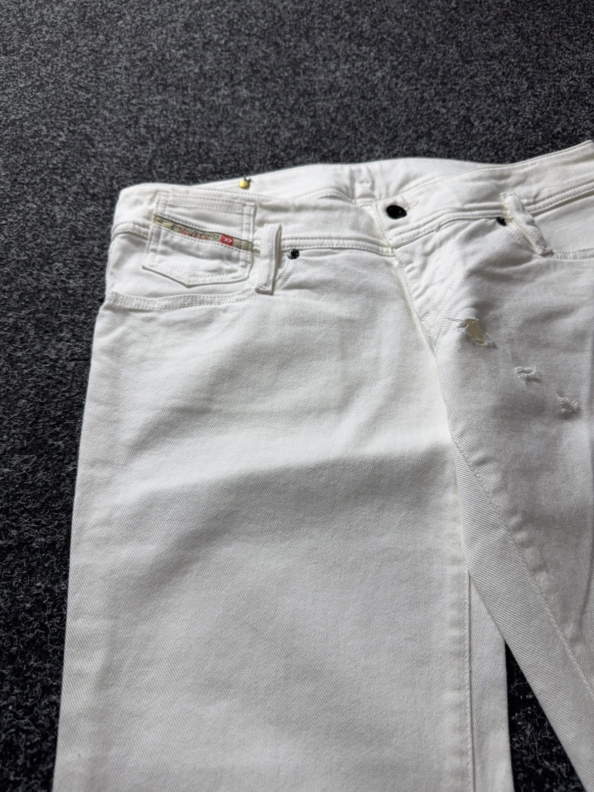Diesel Luxury 00s Diesel Distressed White Jeans Slim Straight Y2K Size 30" / US 8 / IT 44 - 9 Thumbnail