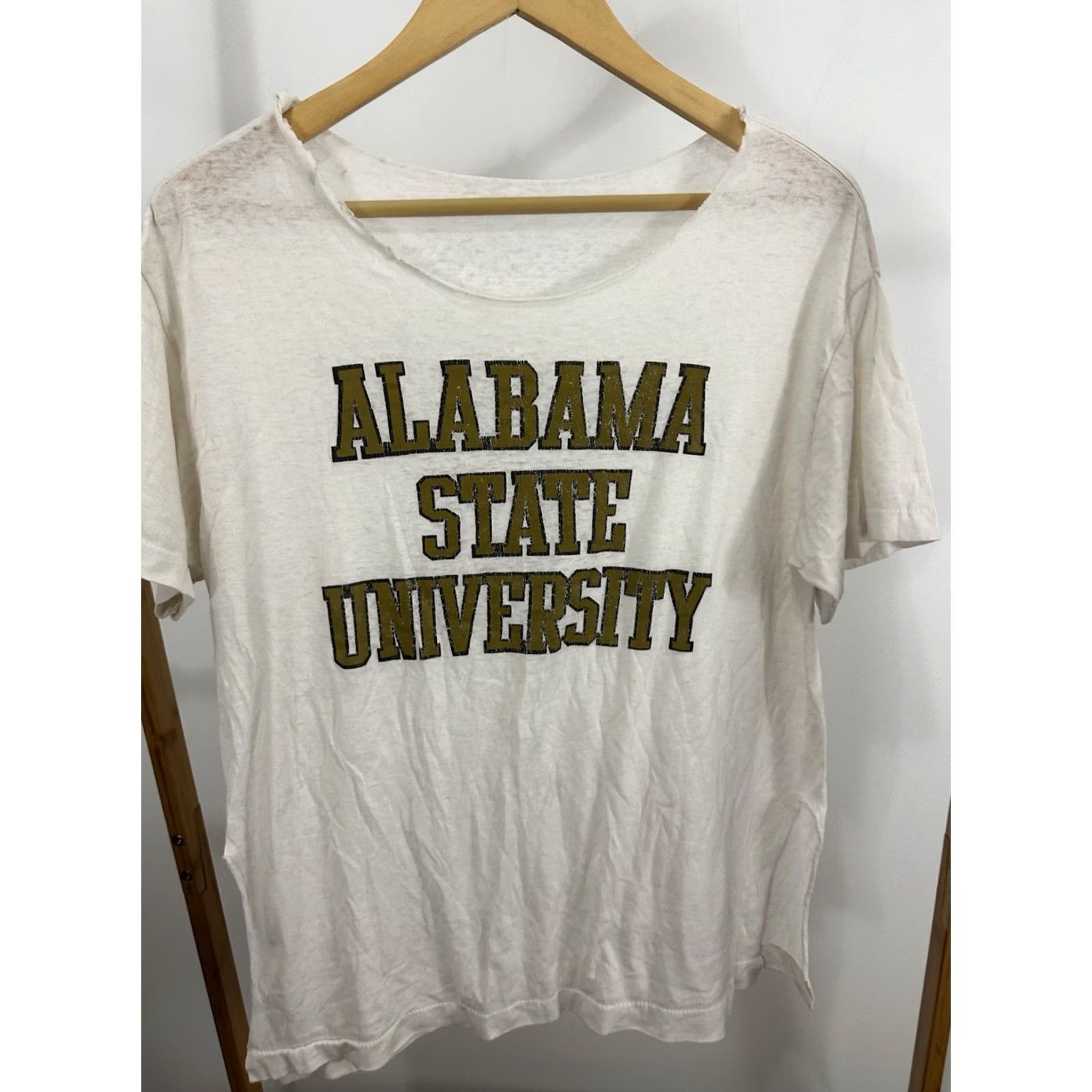 Vintage VINTAGE 80s Alabama State University HBCU Paper Thin Burnout Worn Chopped T-Shirt L Mens Cream Size US L / EU 52-54 / 3 - 3 Thumbnail