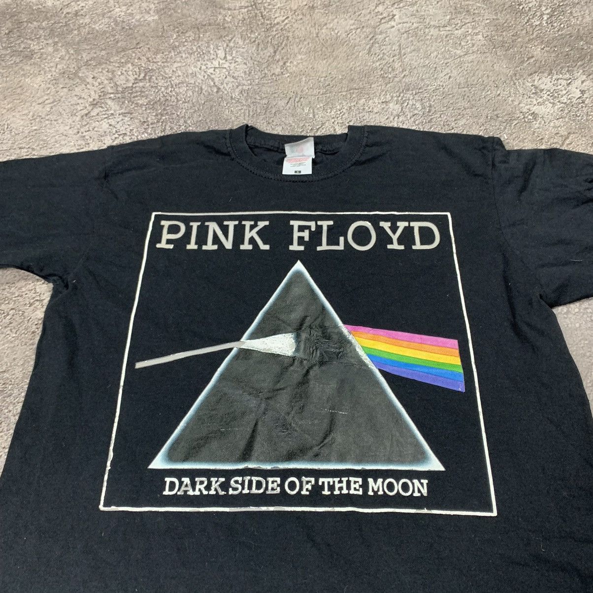 Vintage Vintage 90s Pink Floyd Band Tee Graphic Tee Grunge Worn In S Size US S / EU 44-46 / 1 - 1 Thumbnail