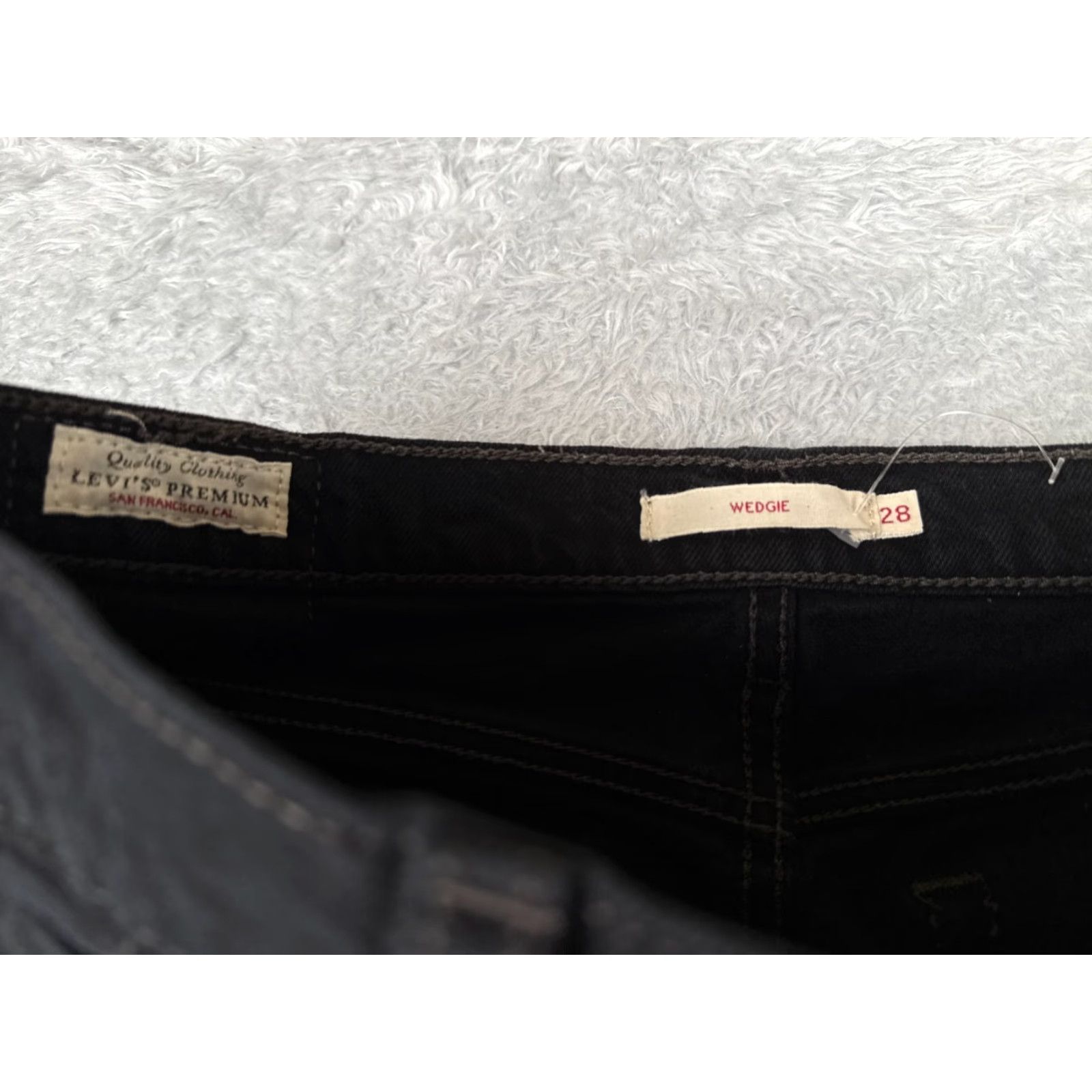 Levi's Levis Wedgie Fit Jeans Womens 28 Black Denim Cotton 5-Pocket Regular Rise Mid Distressed Stretch Skinny Vintage: No 27 Inseam 28x27 Denim Pants Size 28" / US 6 / IT 42 - 6 Thumbnail