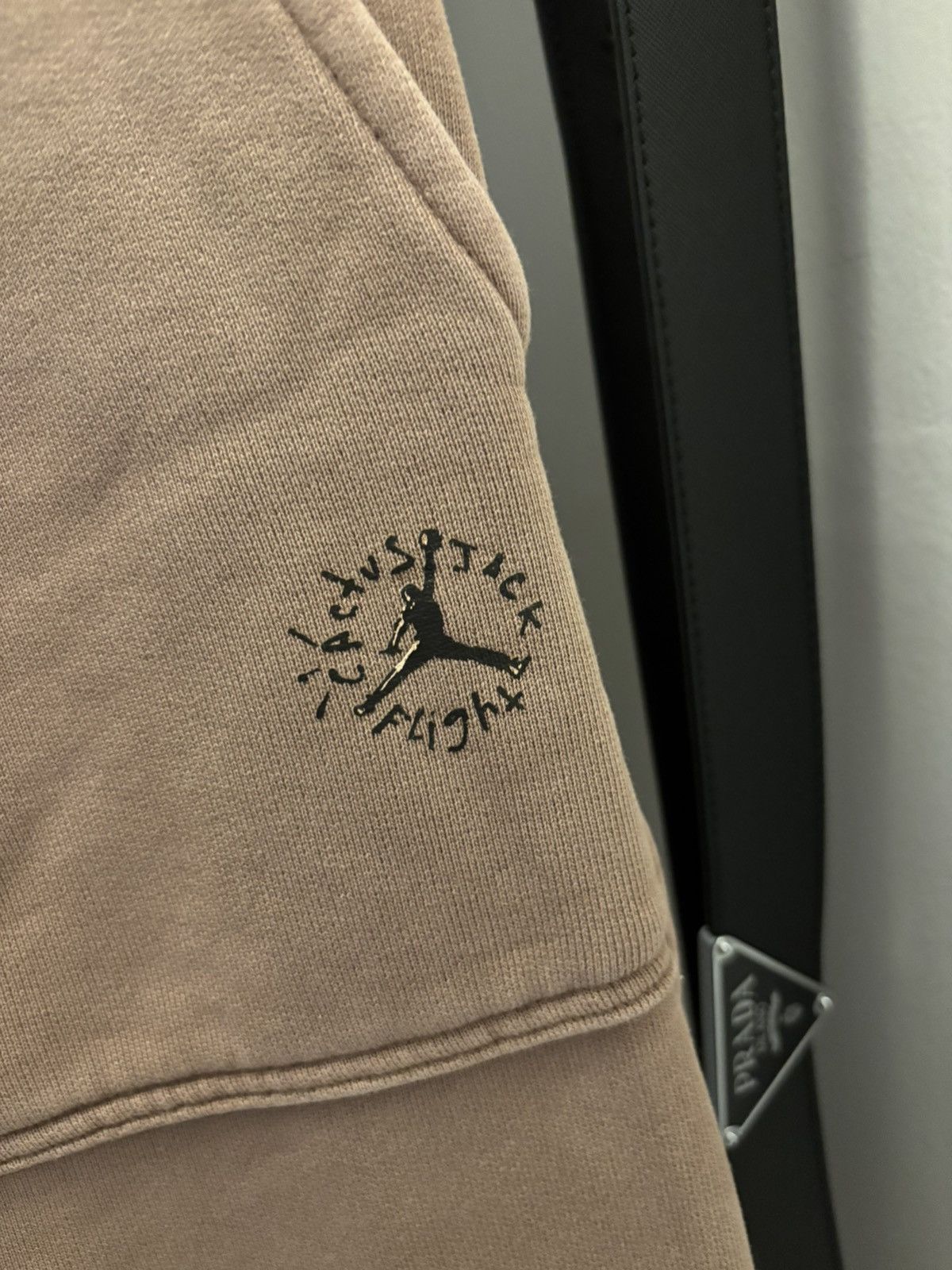 Jordan Brand × Travis Scott Jordan Cactus Jack Fleece Pants "Archaeo Brown" Size US 32 / EU 48 - 4 Thumbnail