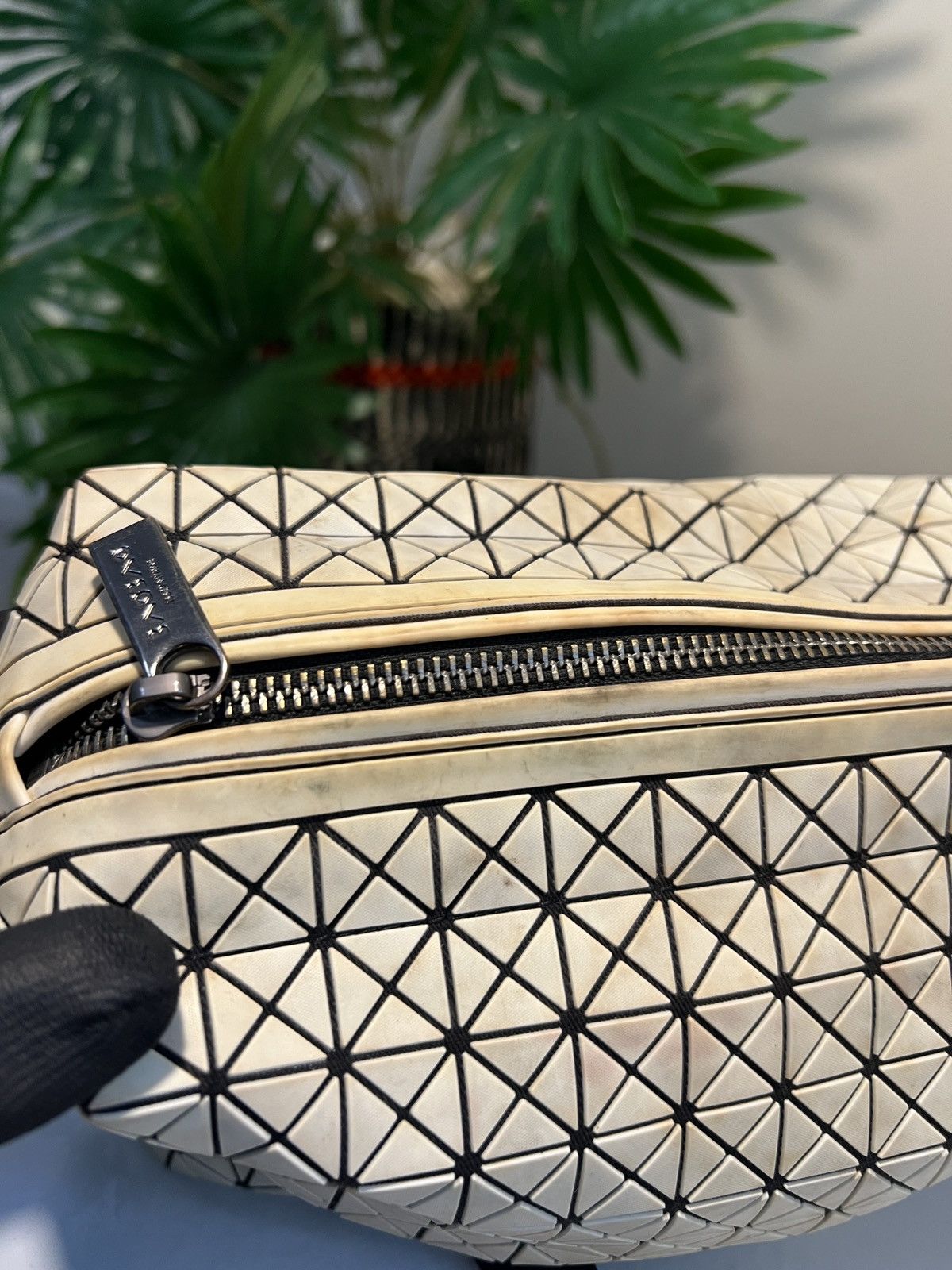 Issey Miyake Bao Bao Issey Miyake Geometric Saddle Bag Desinger Handbag Size ONE SIZE - 11 Thumbnail
