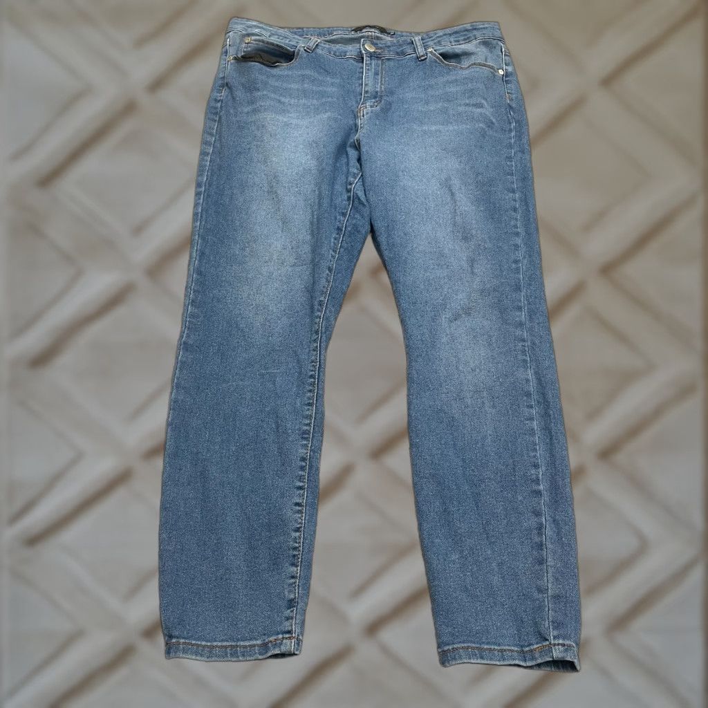 Vintage Tahari Kelly Plus Size 18W Mid Rise Skinny Jeans Womens Blue Medium Wash Stretch 36x27 Size 40" / US 18 - 1 Thumbnail