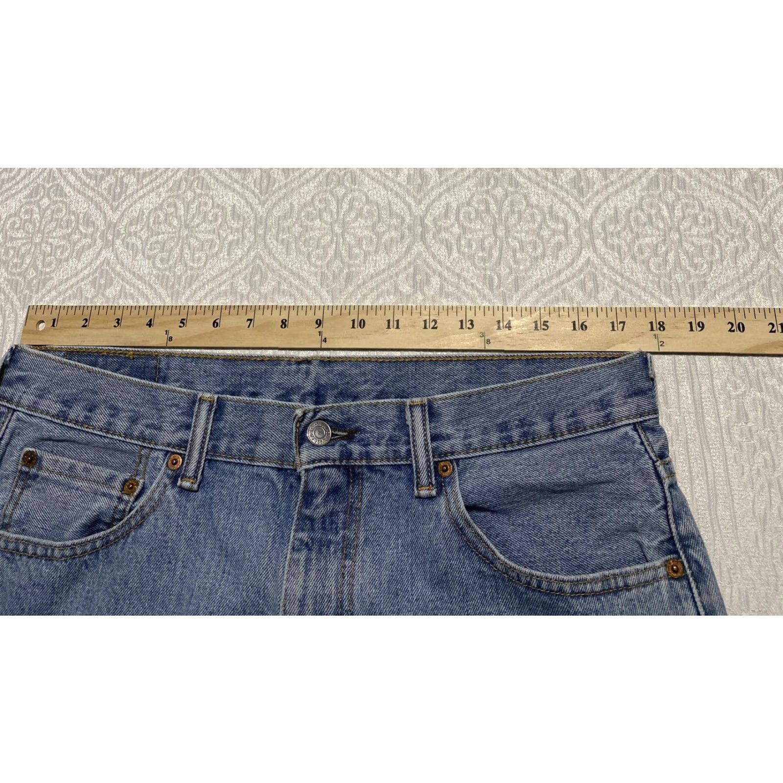 Levi's VINTAGE Levis 550 Jeans Mens 35x30 Straight Leg Denim Blue Levi's 5-Pocket Relaxed Regular Mens Jeans Size US 35 - 6 Thumbnail