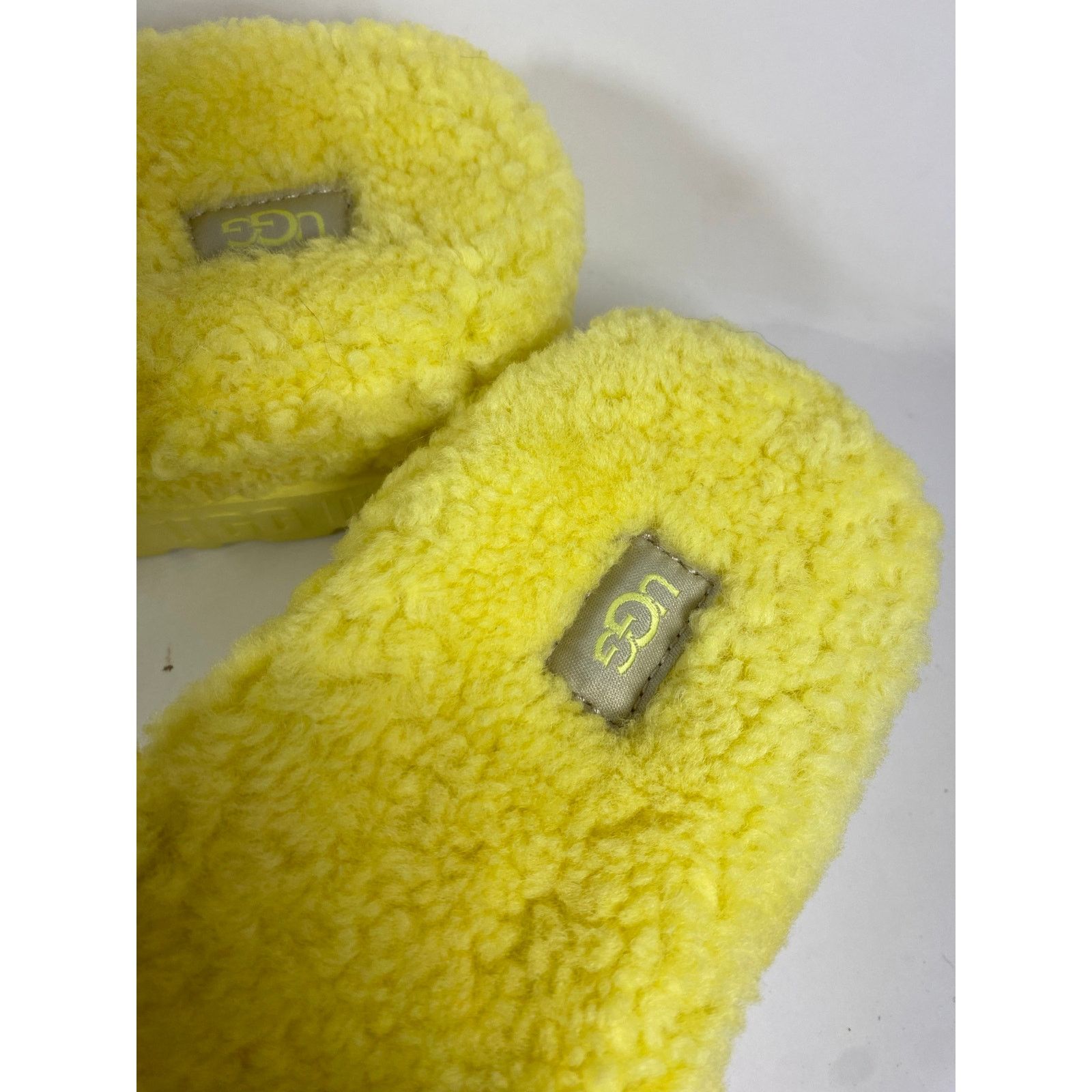 Ugg UGG Fluffita Yellow Slippers NWT W10 Size US 10 / IT 40 - 6 Thumbnail