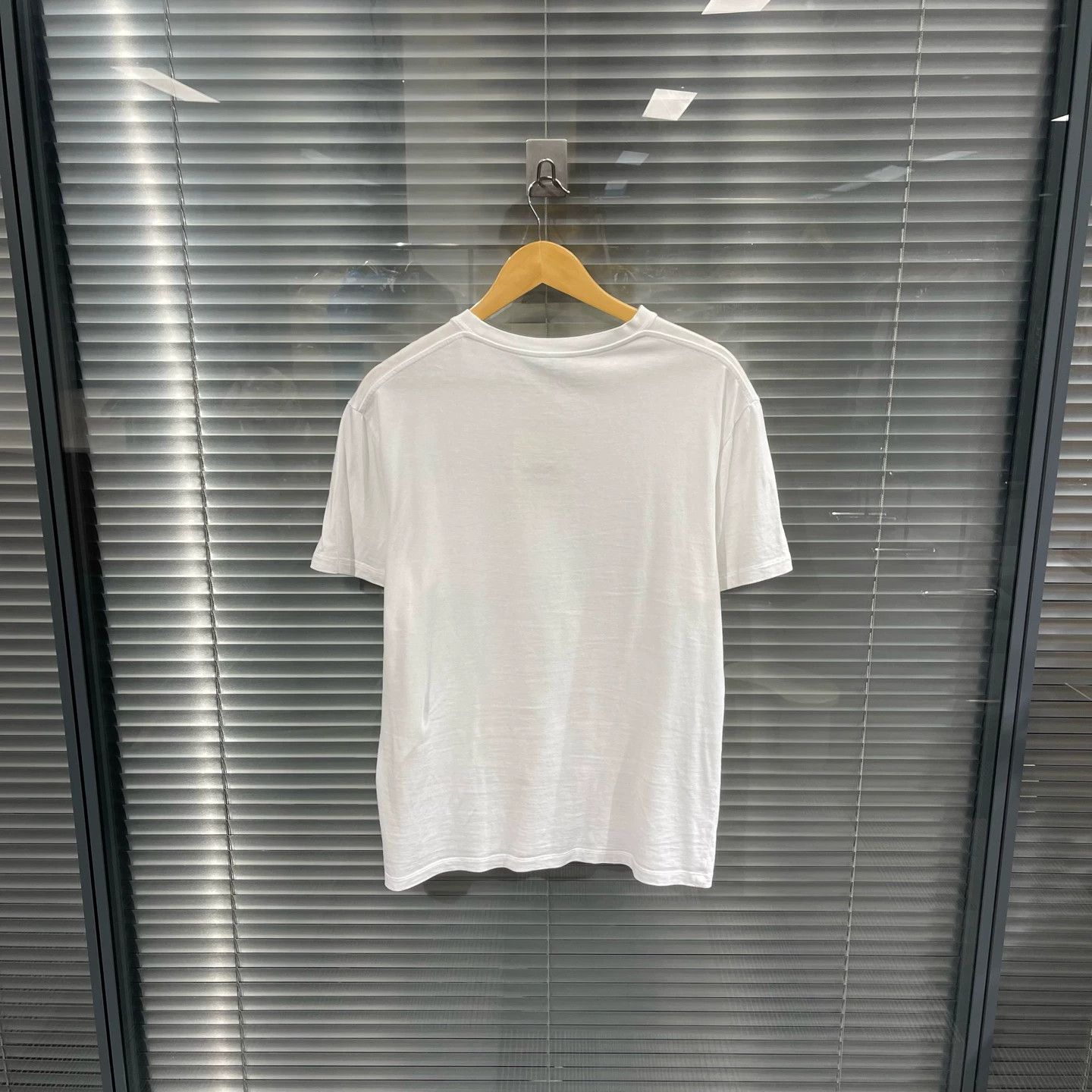 Loewe Loewe Classic White Embossed Big Logo S/S Tee S 99 New Size US S / EU 44-46 / 1 - 2 Thumbnail