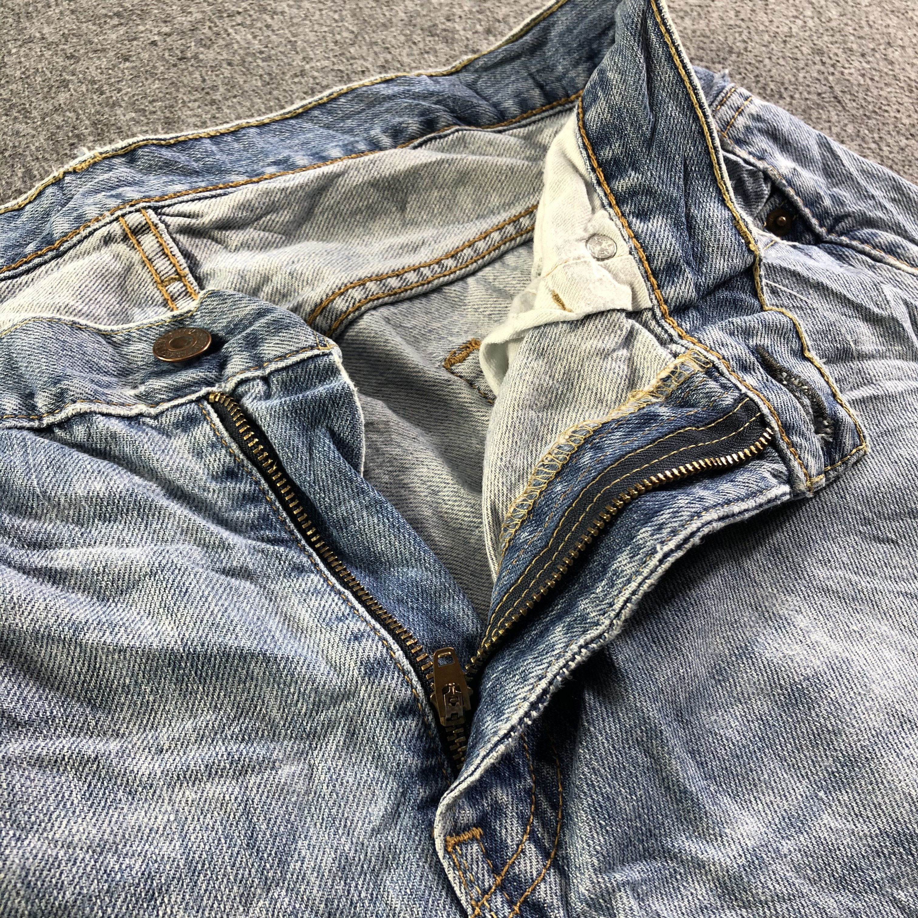 Levi's Vintage Blue Wash Levis 569 Jeans-J4201 Size US 35 - 8 Thumbnail