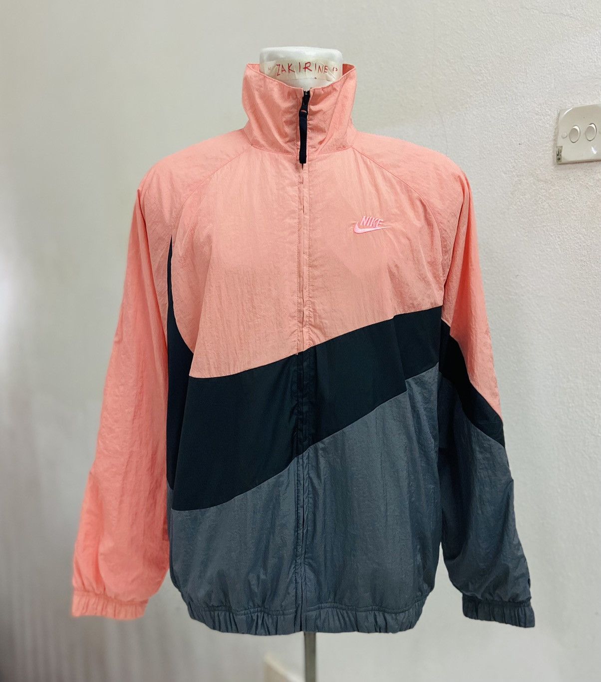 Nike NIKE BIG SWOOSH JACKET Size US L / EU 52-54 / 3 - 3 Thumbnail