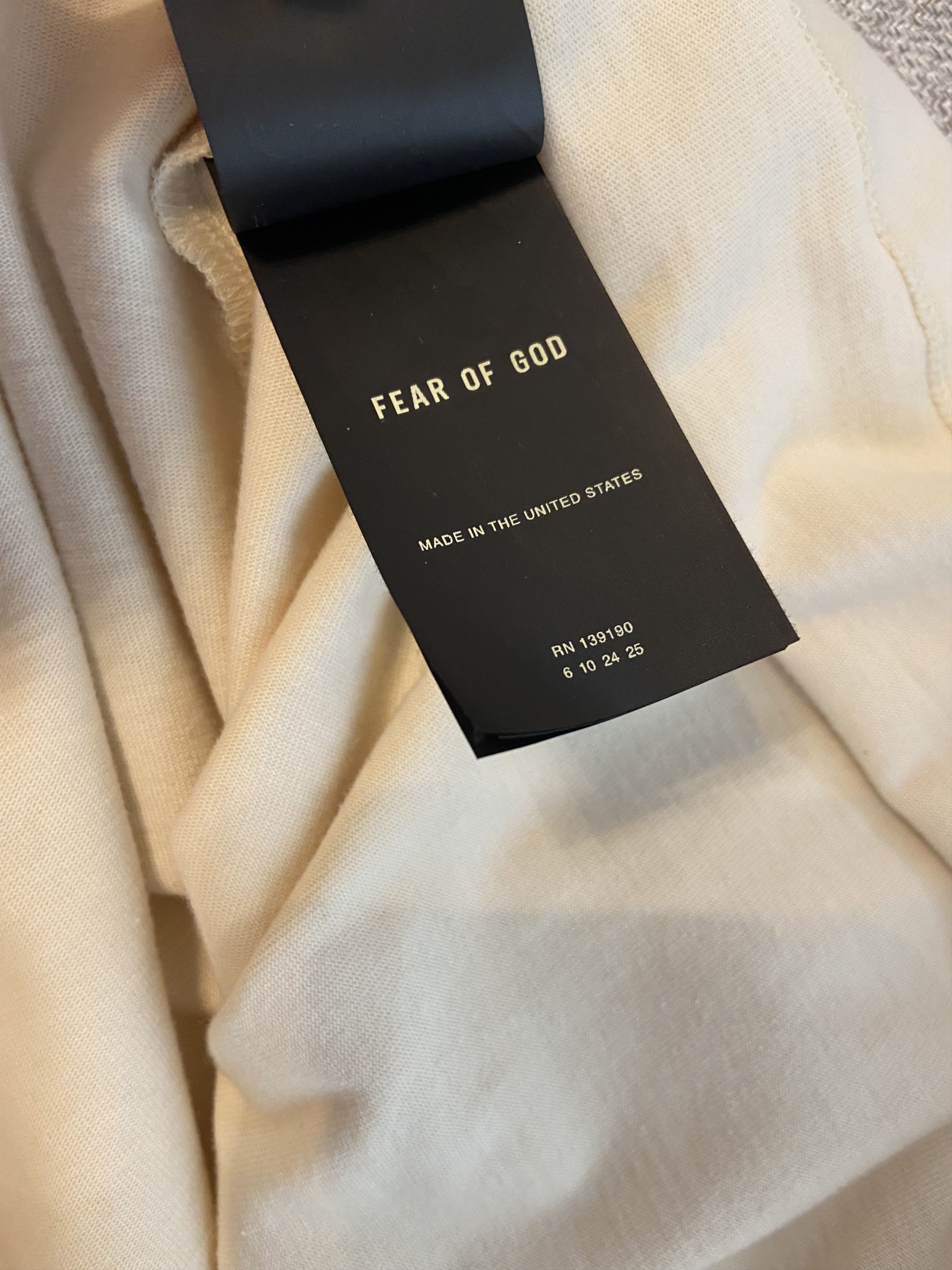 Fear of God fear of god mainline mock neck cotton L/S tee cream white Size US S / EU 44-46 / 1 - 6 Thumbnail
