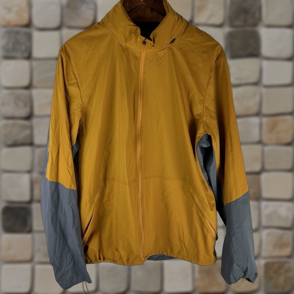 Lululemon Lululemon Men’s Active Lightweight Jacket Mustard/Gray LM4686S - L - Jacket - Activewear - Athletic - Zip - Long Sleeve - Regular Size US L / EU 52-54 / 3 - 1 Thumbnail