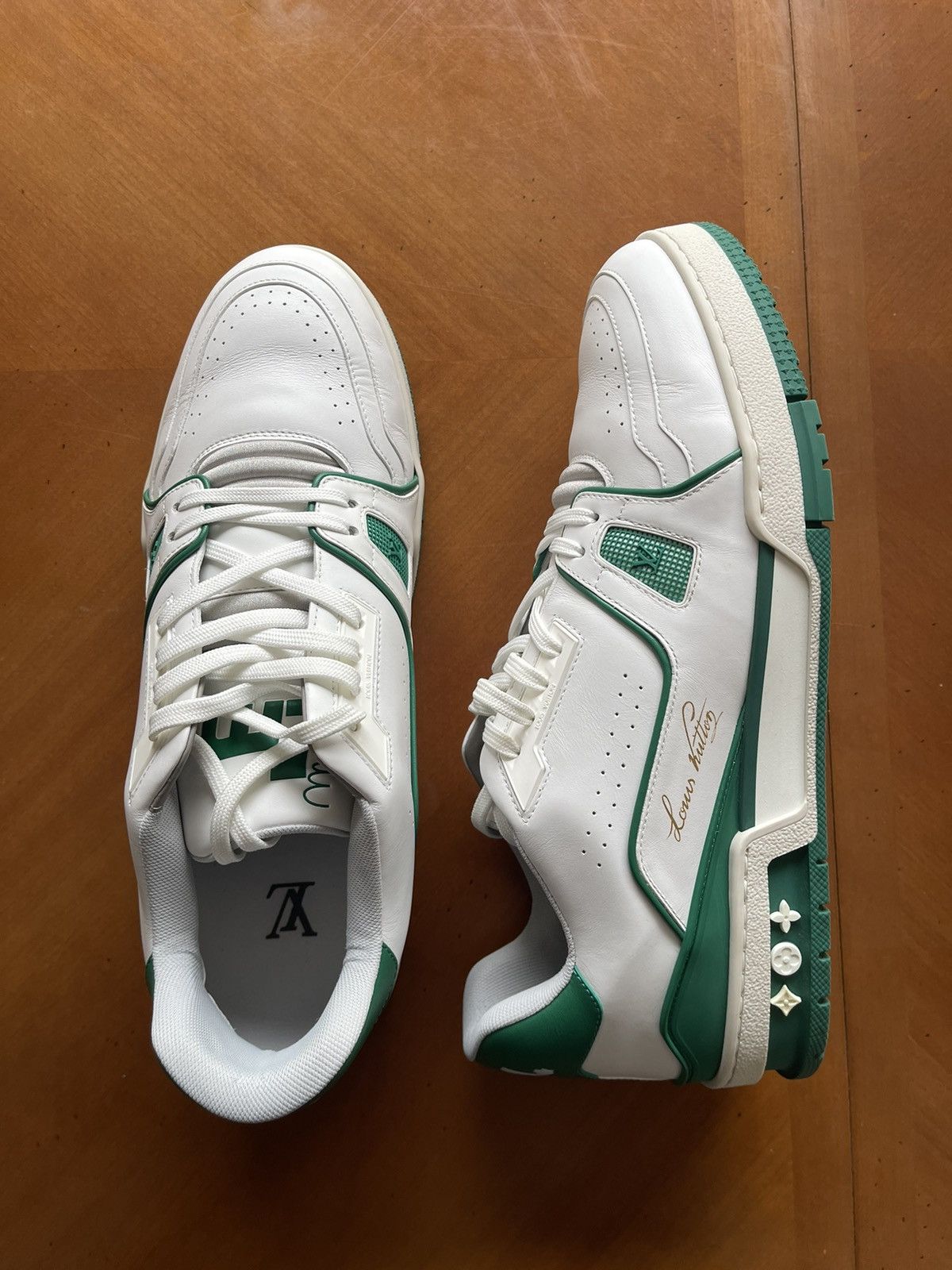 Louis Vuitton Louis Vuitton LV Low Trainer OG Green Size US 10.5 / EU 43-44 - 1 Thumbnail