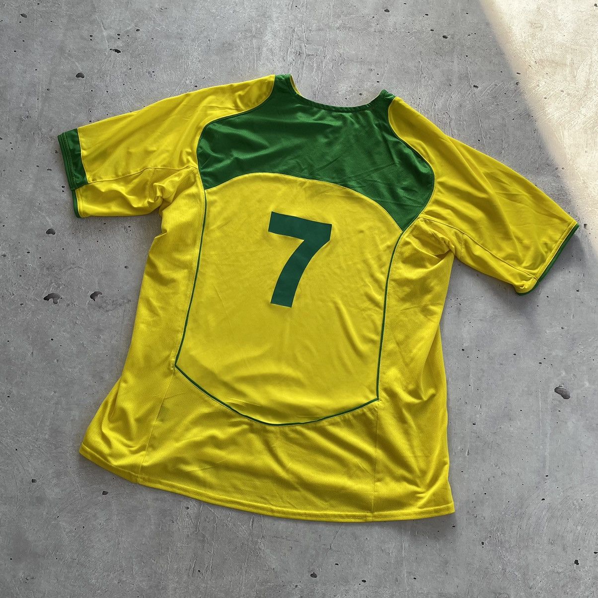 Nike Nike Brazil National Team 2004/2006 Home Jersey Size XL #7 Size US XL / EU 56 / 4 - 9 Thumbnail