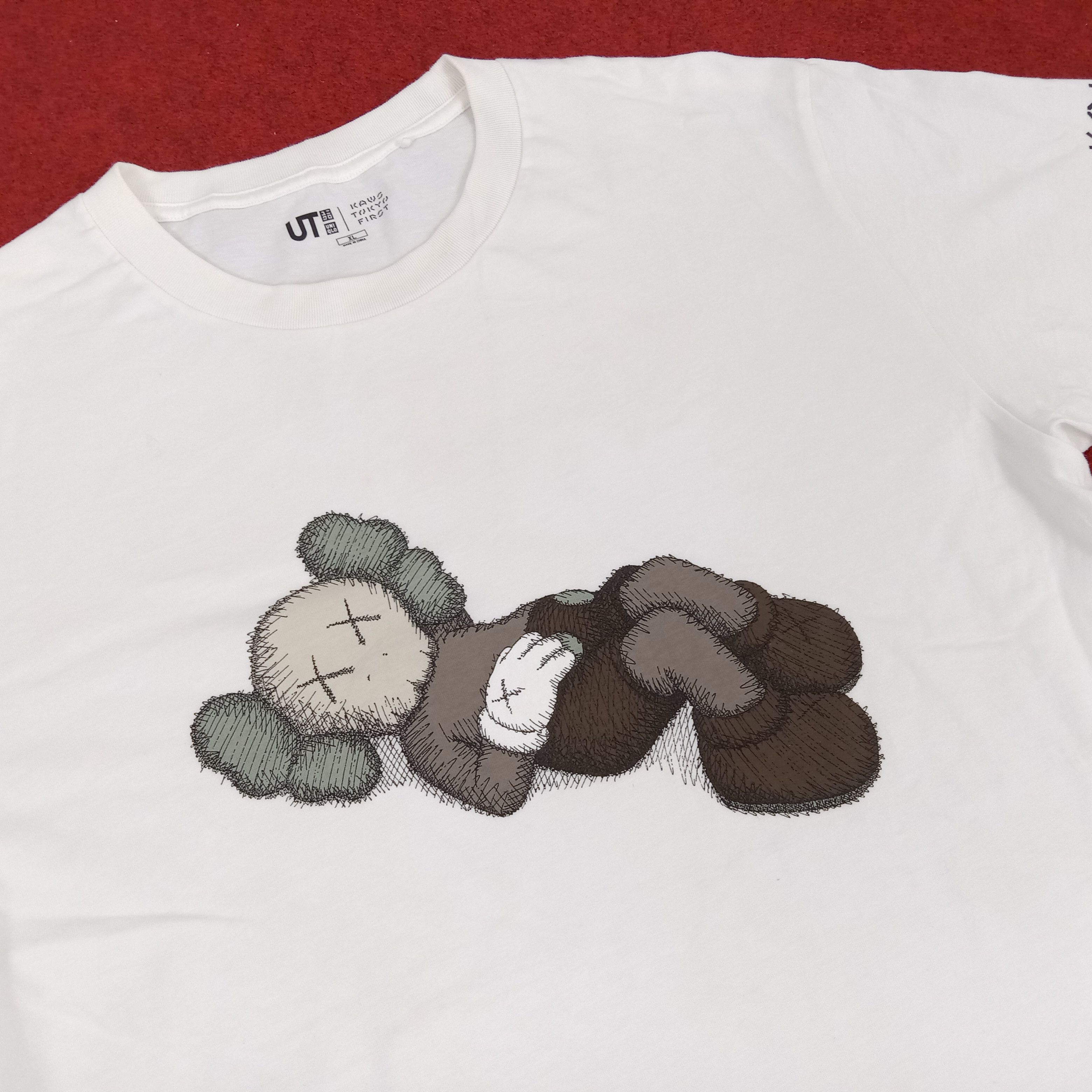 Japanese Brand × Kaws × Uniqlo Kaws X Uniqlo Japanese Brand Streetwear Logo Design Tshirt Size US L / EU 52-54 / 3 - 2 Thumbnail
