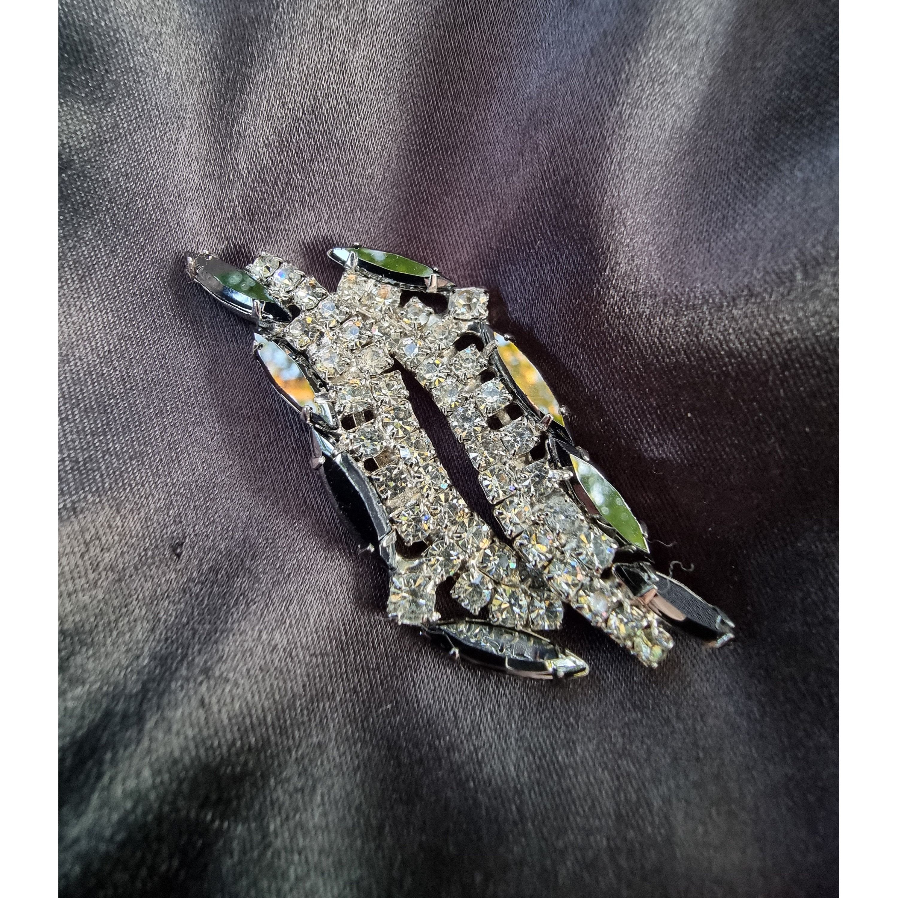 Vintage Vintage Brooch Pin Fancy Navette Black and White Rhinestones Size ONE SIZE - 5 Thumbnail
