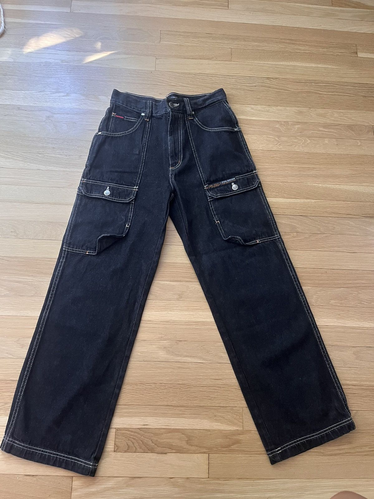 Fubu × Vintage VTG FUBU Y2K Cargo Jeans Size 28 Size US 28 / EU 44 - 1 Thumbnail