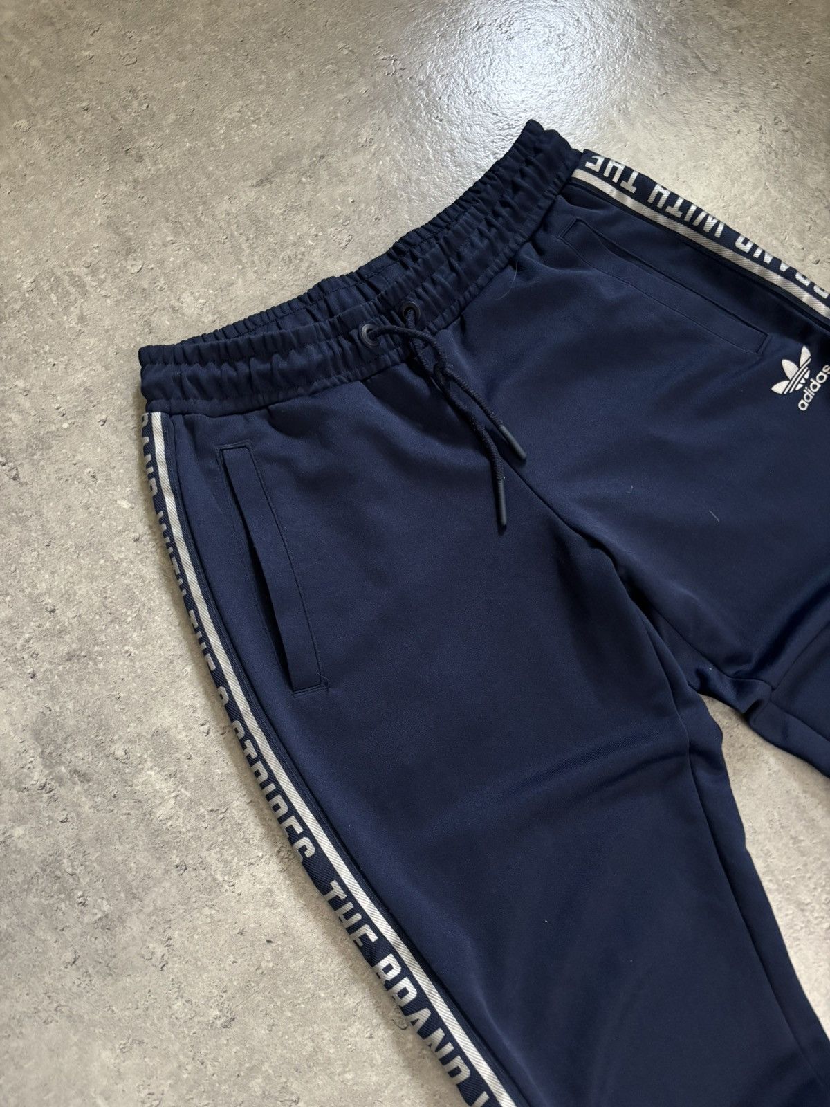 Adidas Adidas Originals Navy Sweatpants S/M Streetwear Casual Size US 36 / EU 52 - 5 Thumbnail