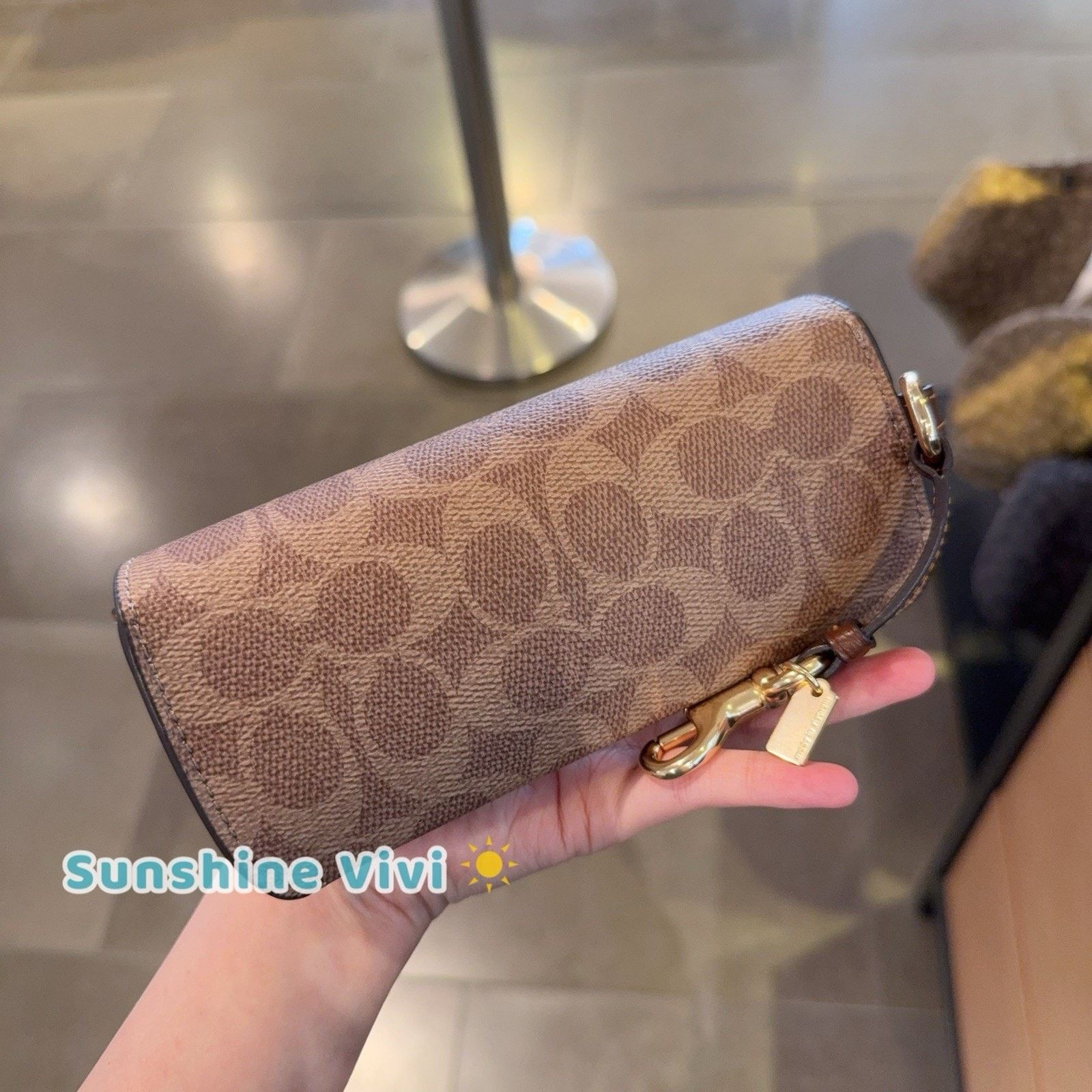 Coach NWT Coach Sunglass Case CZ207 Tan Brown Signature Leather Size ONE SIZE - 4 Thumbnail