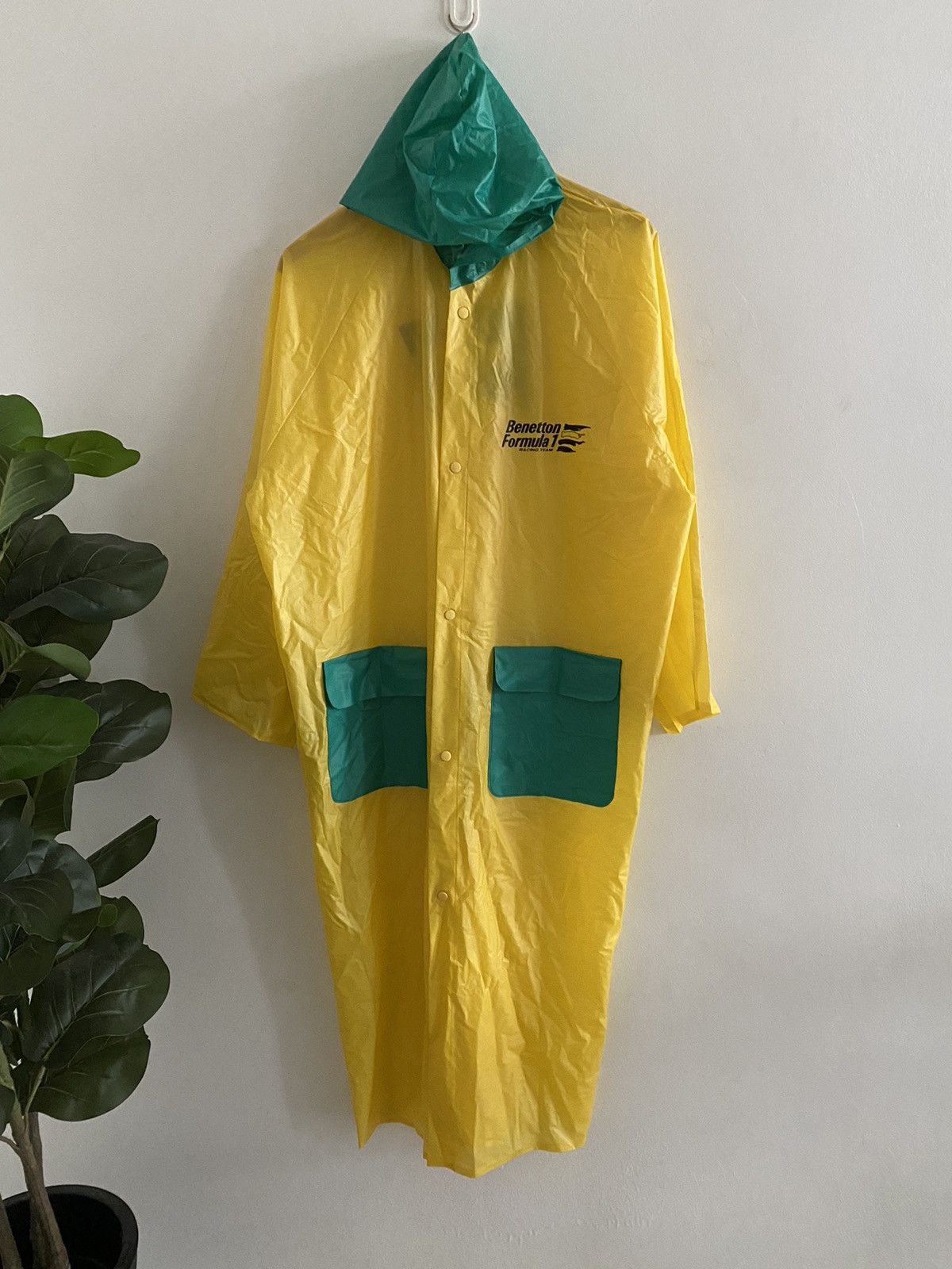 Benetton × Gear for Sports Benetton Formula 1 Racing Team Rain Jacket hoodie nice Size US L / EU 52-54 / 3 - 4 Thumbnail
