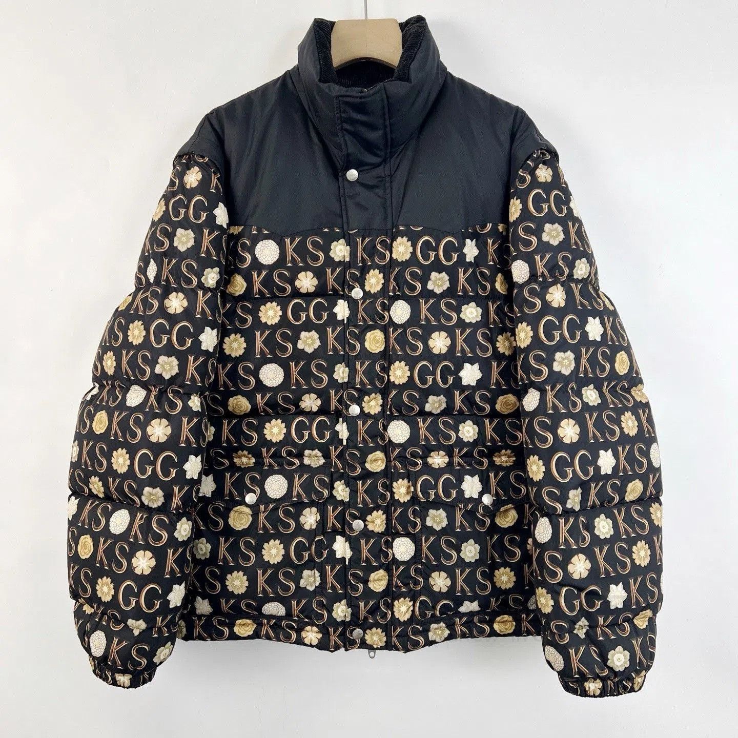 Gucci Gucci x Ken Scott Logo Print Down Jacket. Size US S / EU 44-46 / 1 - 1 Thumbnail