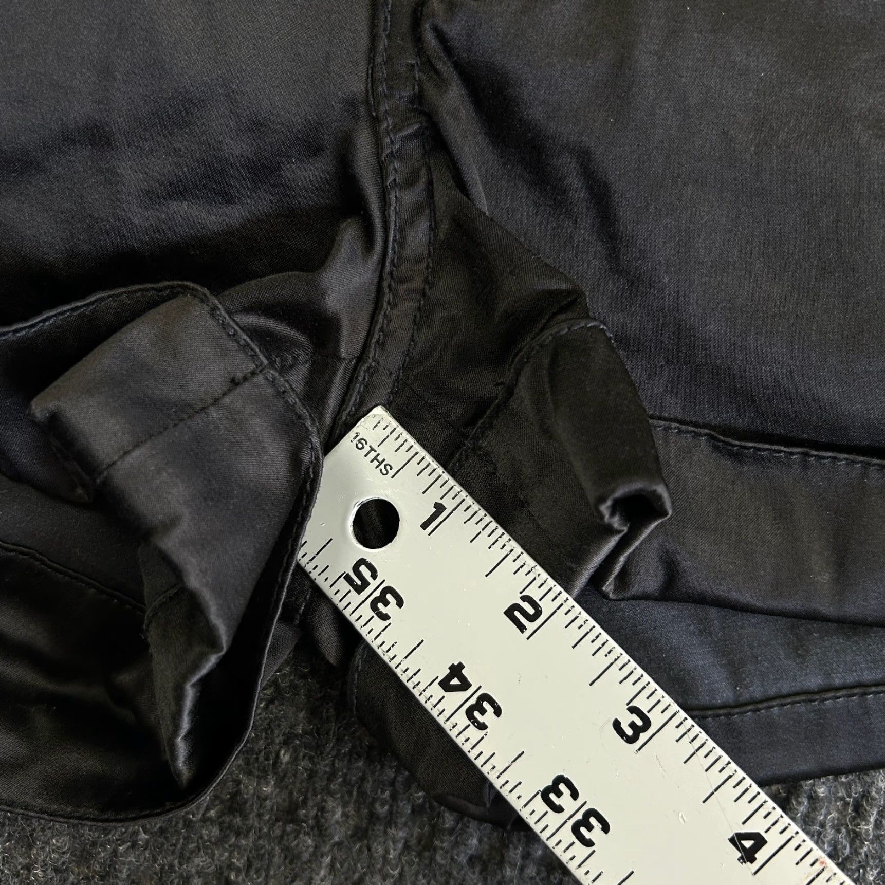 Vans VANS Vintage 90s Skater Short Womens Black Satin 2” Inseam Cuffed Denim 7 Button Zipper Pockets Adult Women Size 28" / US 6 / IT 42 - 5 Thumbnail