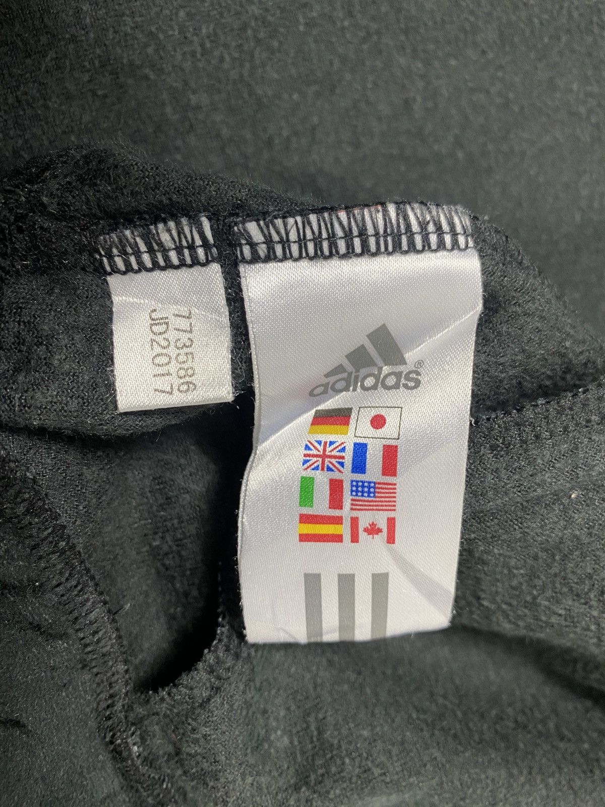 Adidas Vintage Adidas Velvet Jacket Sweater Size US S / EU 44-46 / 1 - 18 Thumbnail