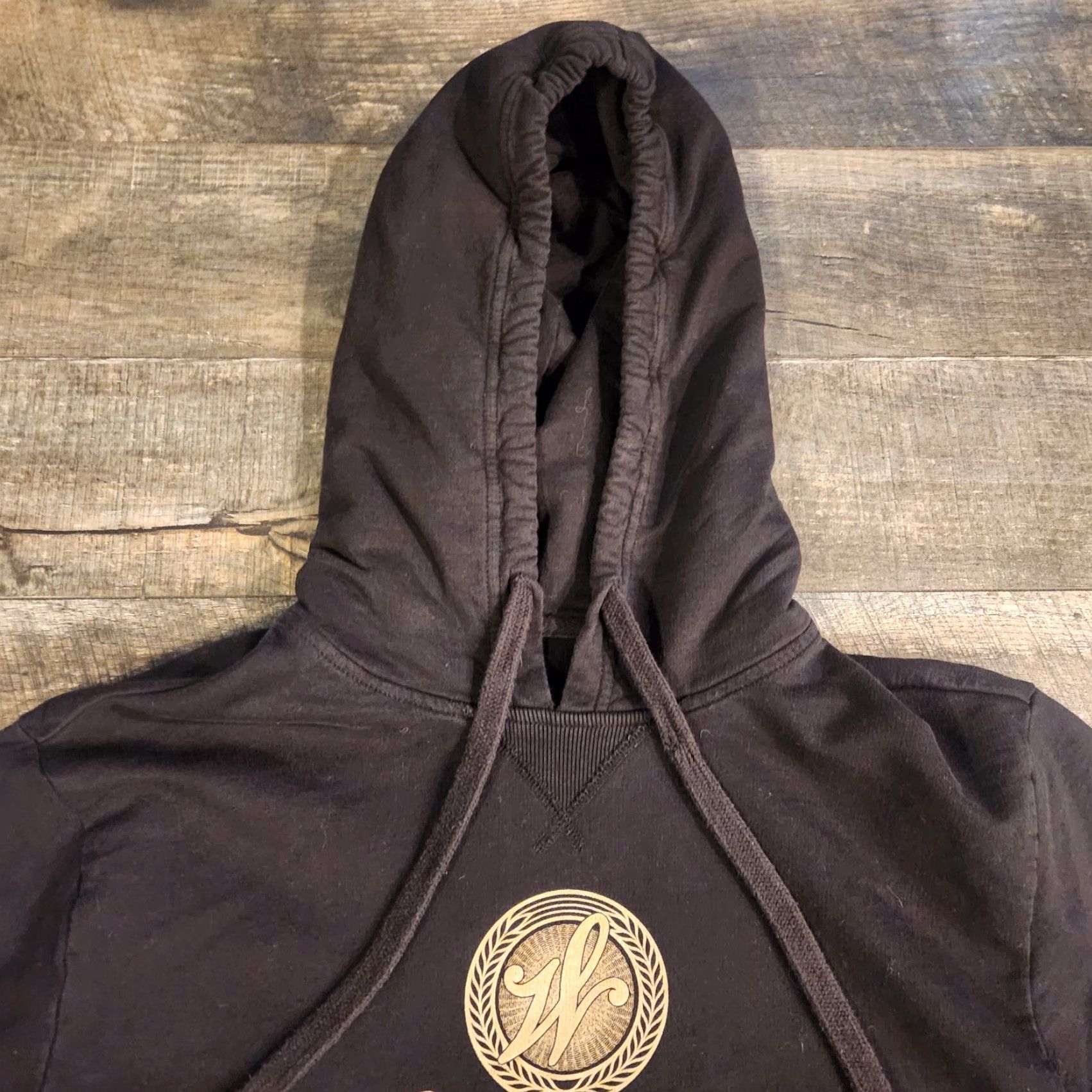 Vintage VINTAGE Buffalo Trace Distillery Hoodie Sz Medium Black Gold Script Bar Men Pullover Hooded Pockets Logo Athletic Size US M / EU 48-50 / 2 - 5 Thumbnail
