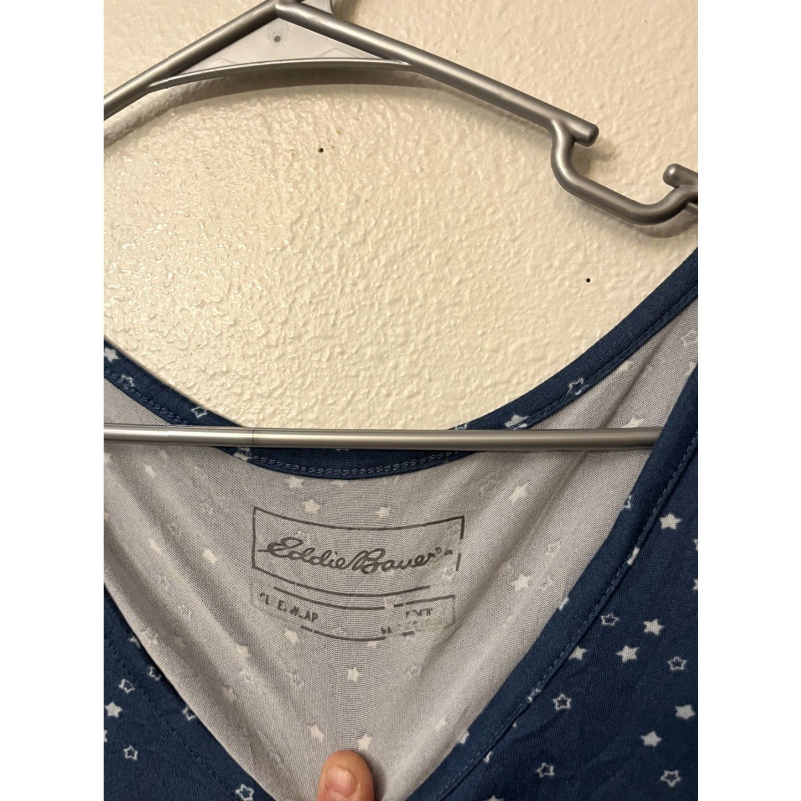 Eddie Bauer Eddie Bauer Sleepwear Tank Top Sleeveless Navy Blue Stars V-Neck S Small Blue Womens Sleep Shirt Tank Top Stars Small Eddie Bauer Size S / US 4 / IT 40 - 2 Thumbnail