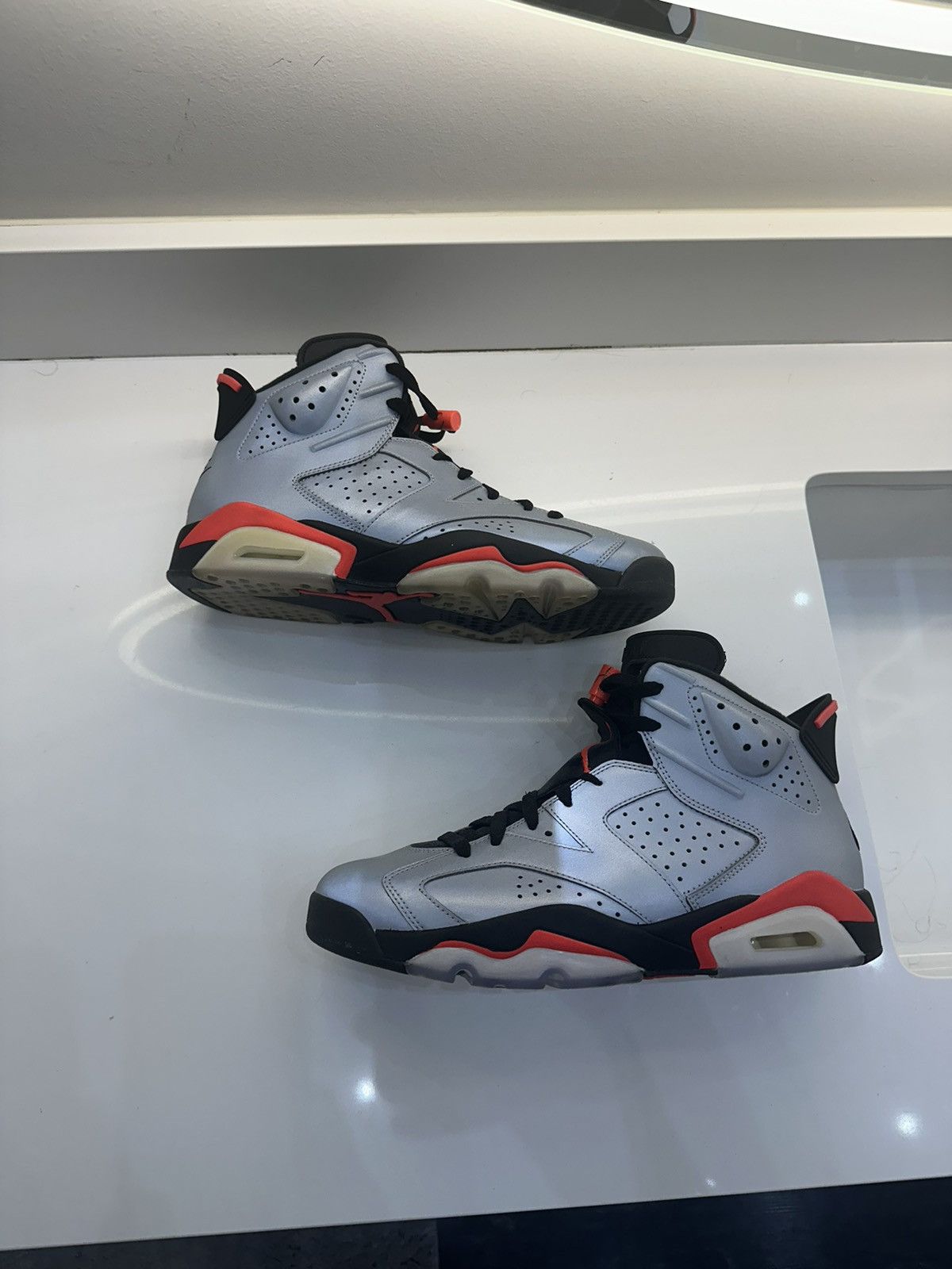 Jordan Brand Jordan 6 Retro Reflections of a Champion Size US 10 / EU 43 - 2 Thumbnail
