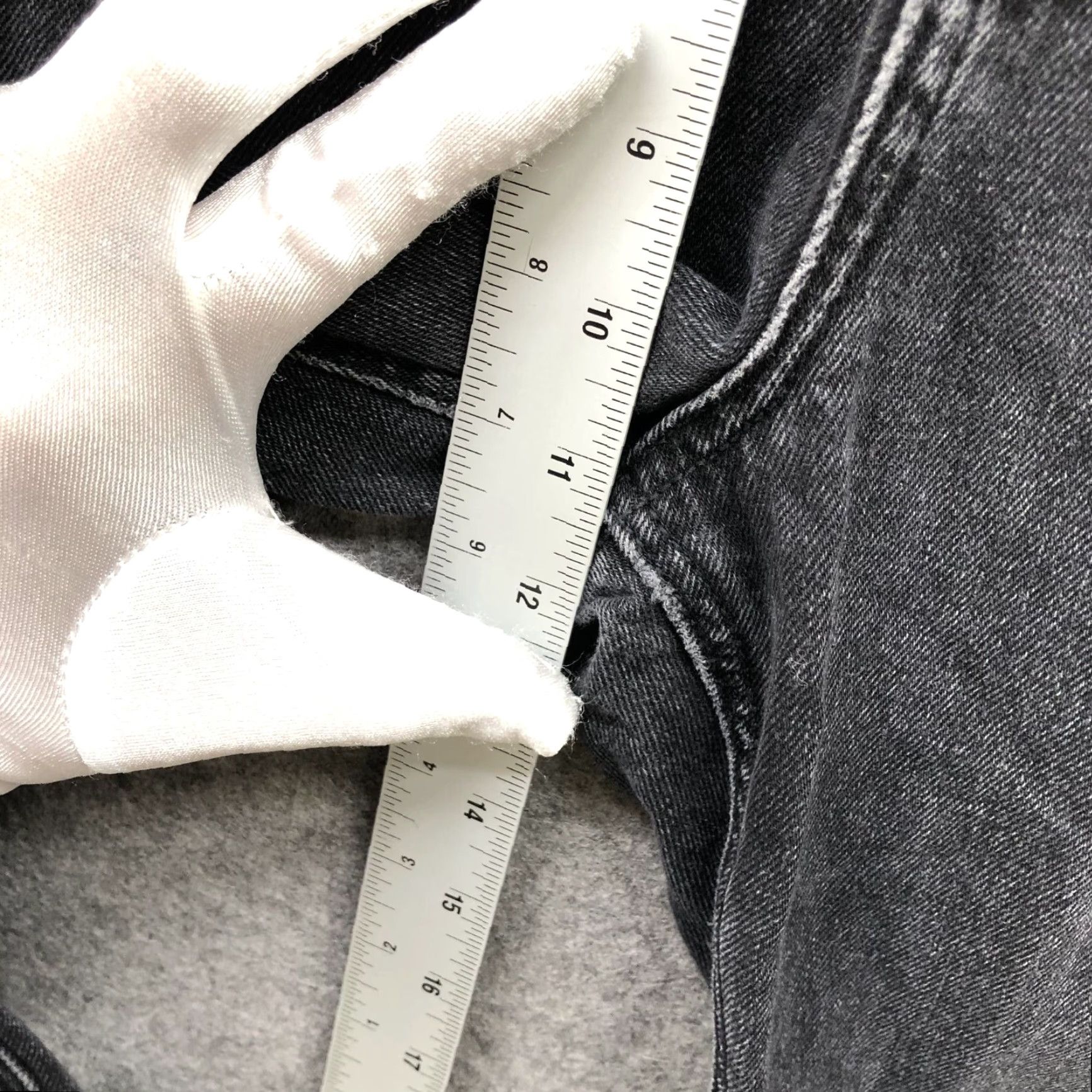 American Eagle Outfitters VINTAGE American Eagle Highest Rise Mom Jean Womens 2R Black Charcoal Ripped Knee Denim 5-Pocket Stretch Distressed Jeans Womens Size 26" / US 2 / IT 38 - 6 Thumbnail