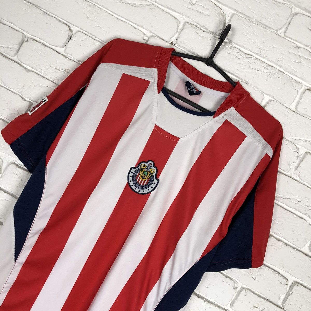 Other Retro copy Chivas De Guadalajara 2004 2005 home jersey Size US M / EU 48-50 / 2 - 2 Thumbnail