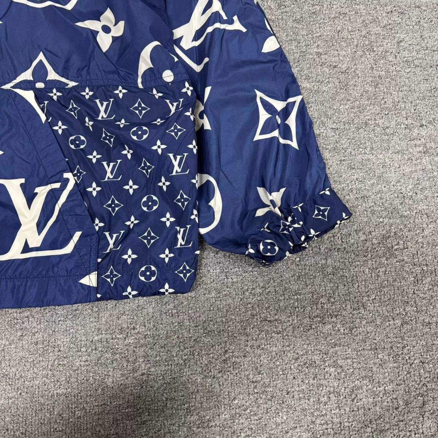 Louis Vuitton LV Women's Oversized Monogram All Over Print Shell Jacket 36 Size XS / US 0-2 / IT 36-38 - 5 Thumbnail