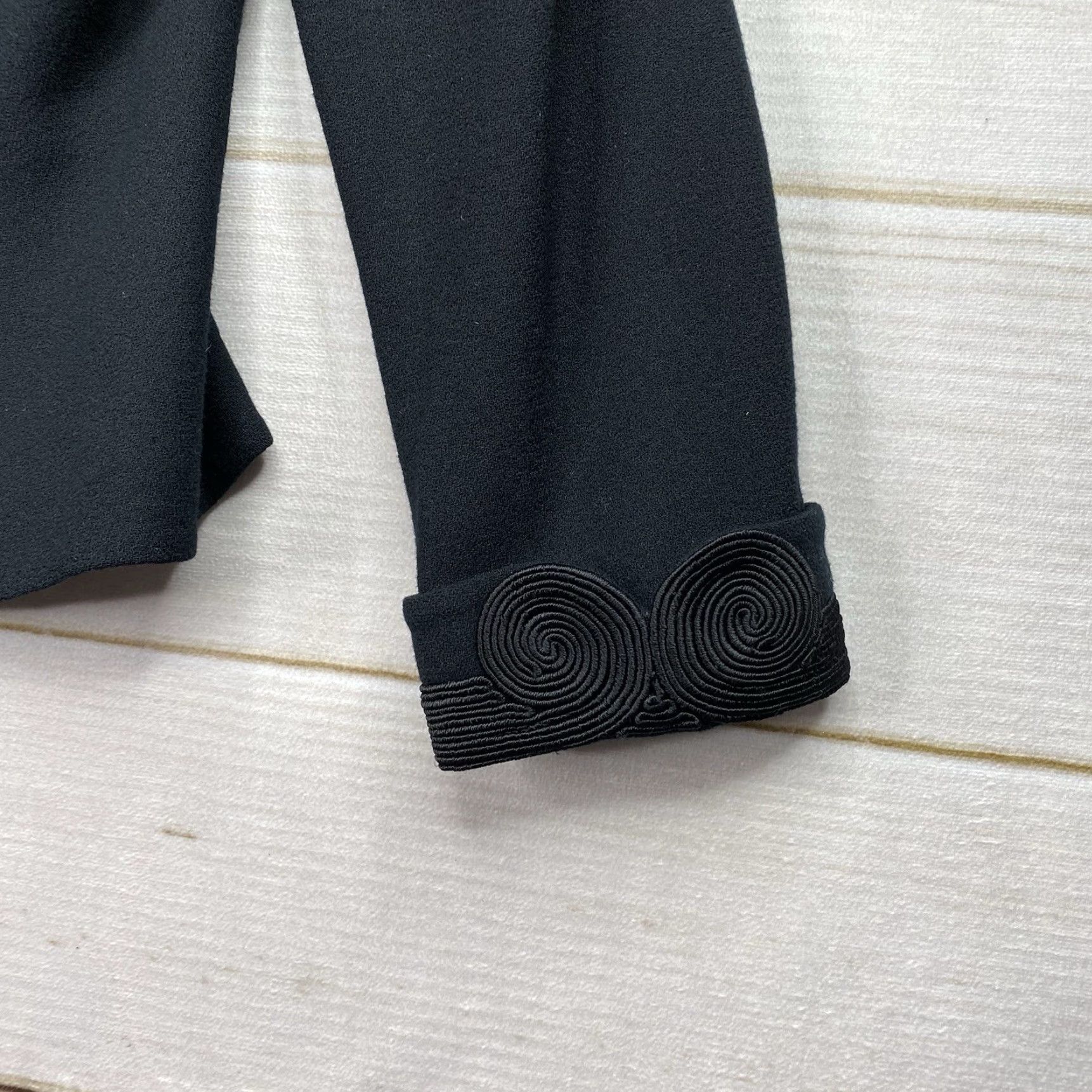 Vintage VINTAGE Nolan Miller Blazer Women 10 Black Embroidered Shoulder Lined Wool 100% Wool Notch Lapel Single-Breasted 80s Fashion Womens Size L / US 10 / IT 46 - 3 Thumbnail