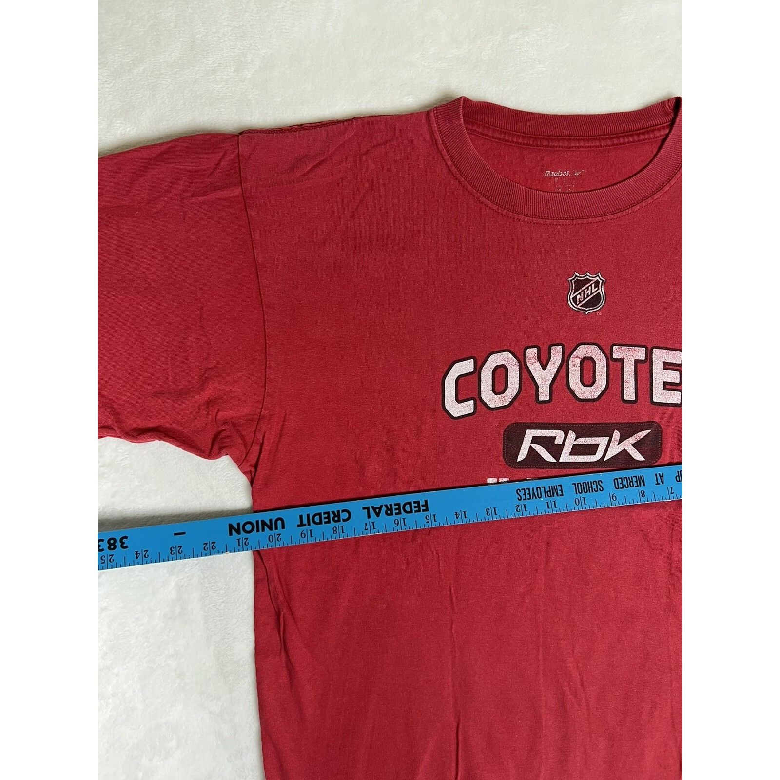 Reebok Vintage Reebok Phoenix Arizona Coyotes T-Shirt Size Large Re Size US L / EU 52-54 / 3 - 4 Thumbnail