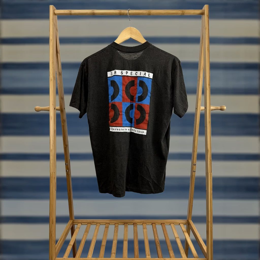 Vintage VTG 80s 38 Special 1986 Strength In Number Paper Thin Faded Band T-Shirt Size L Shirt Men Black Size US L / EU 52-54 / 3 - 1 Thumbnail
