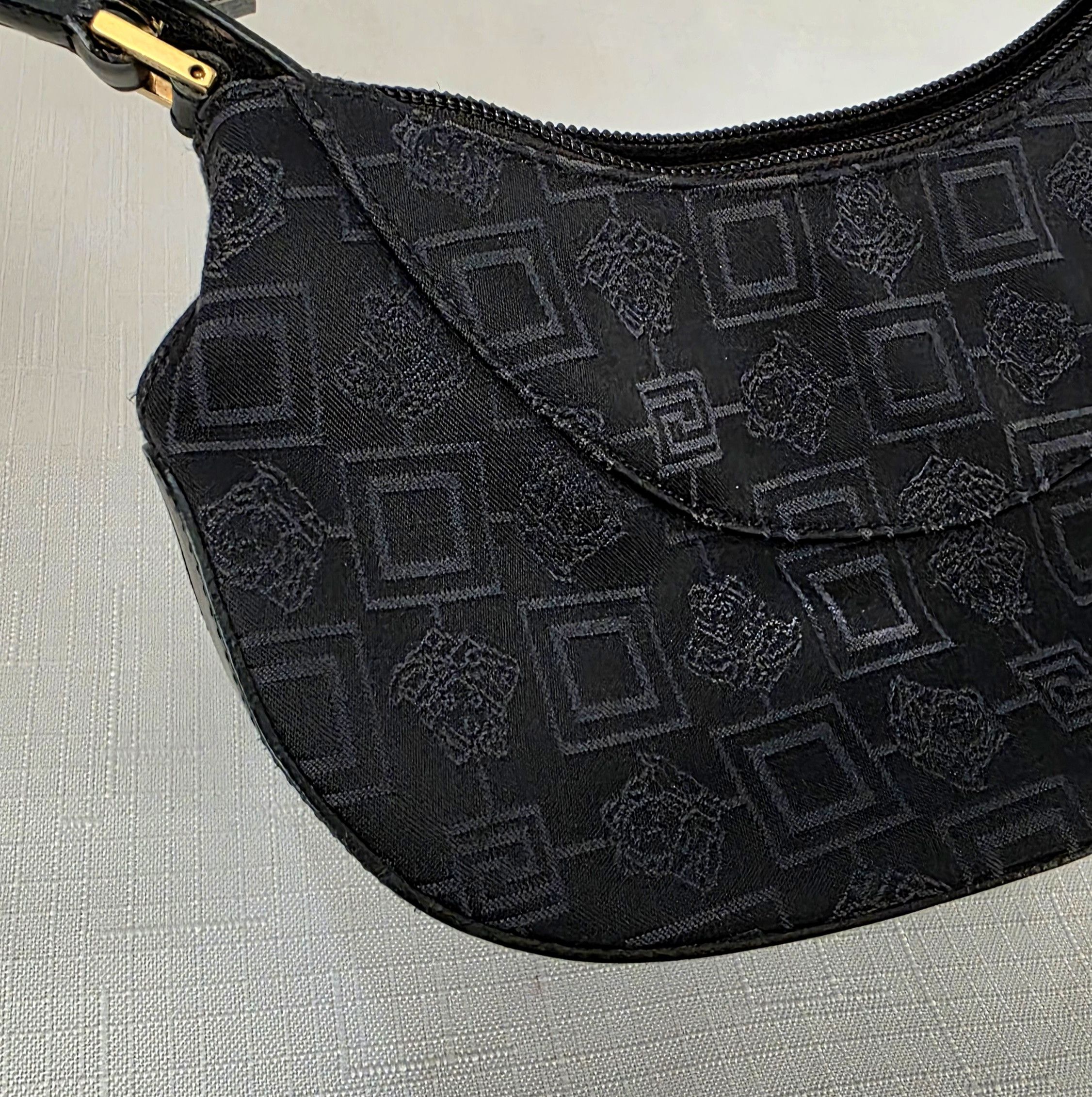 Versace Versace Vintage Canvas Medusa All Over Print Shoulder bag Size ONE SIZE - 3 Thumbnail