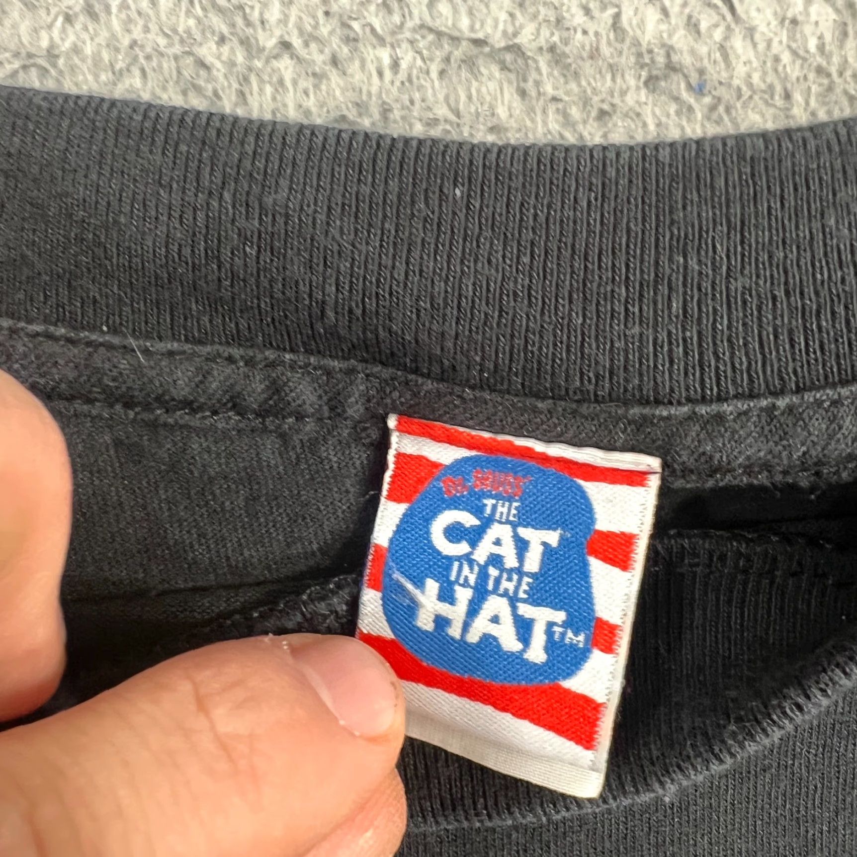 Vintage VINTAGE Dr Seuss Cat in The Hat T-Shirt Crew Neck Short Sleeve Blue Cotton Size M Mens Movie Size US M / EU 48-50 / 2 - 3 Thumbnail