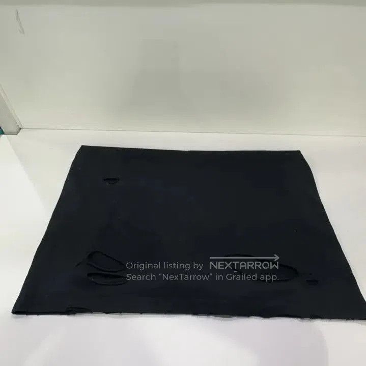 Balenciaga Balenciaga Distressed Logo Short Sleeve T. Size US XS / EU 42 / 0 - 9 Thumbnail