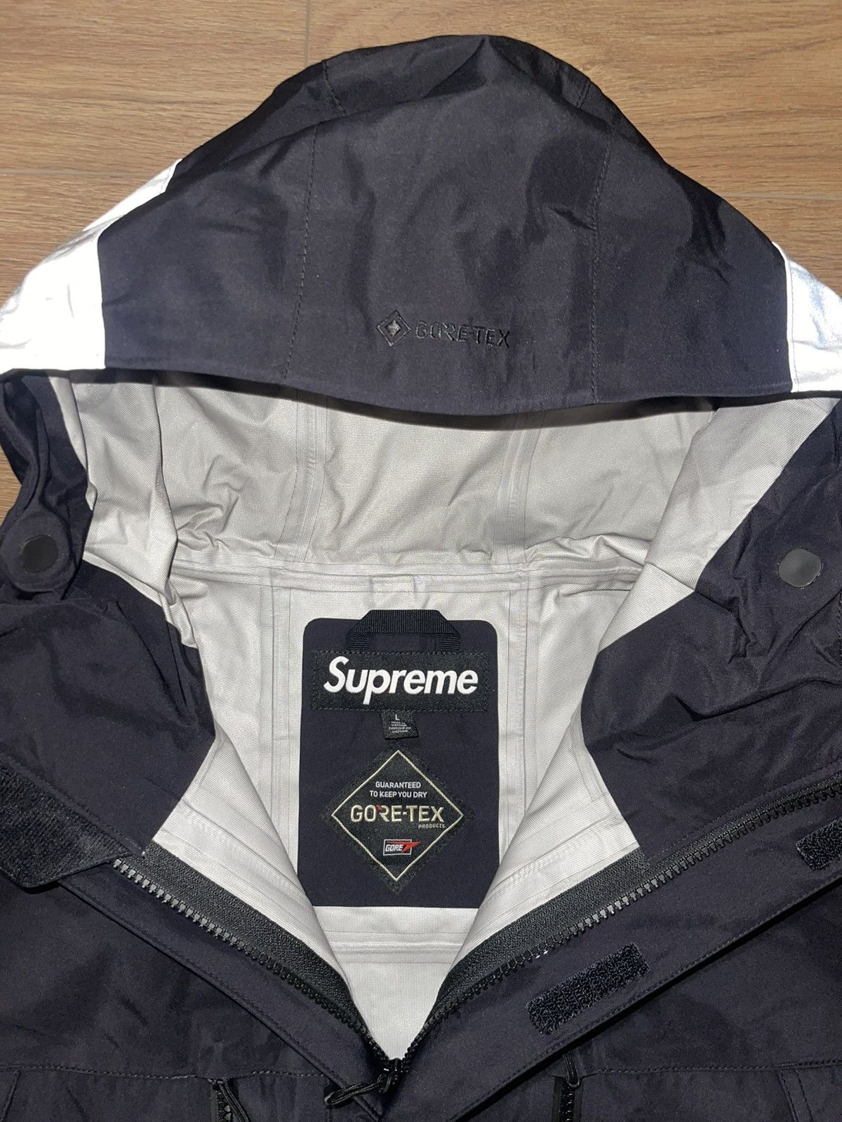 Supreme Supreme GORE-TEX Taped Seam Shell Jacket (FW24) Black Size 