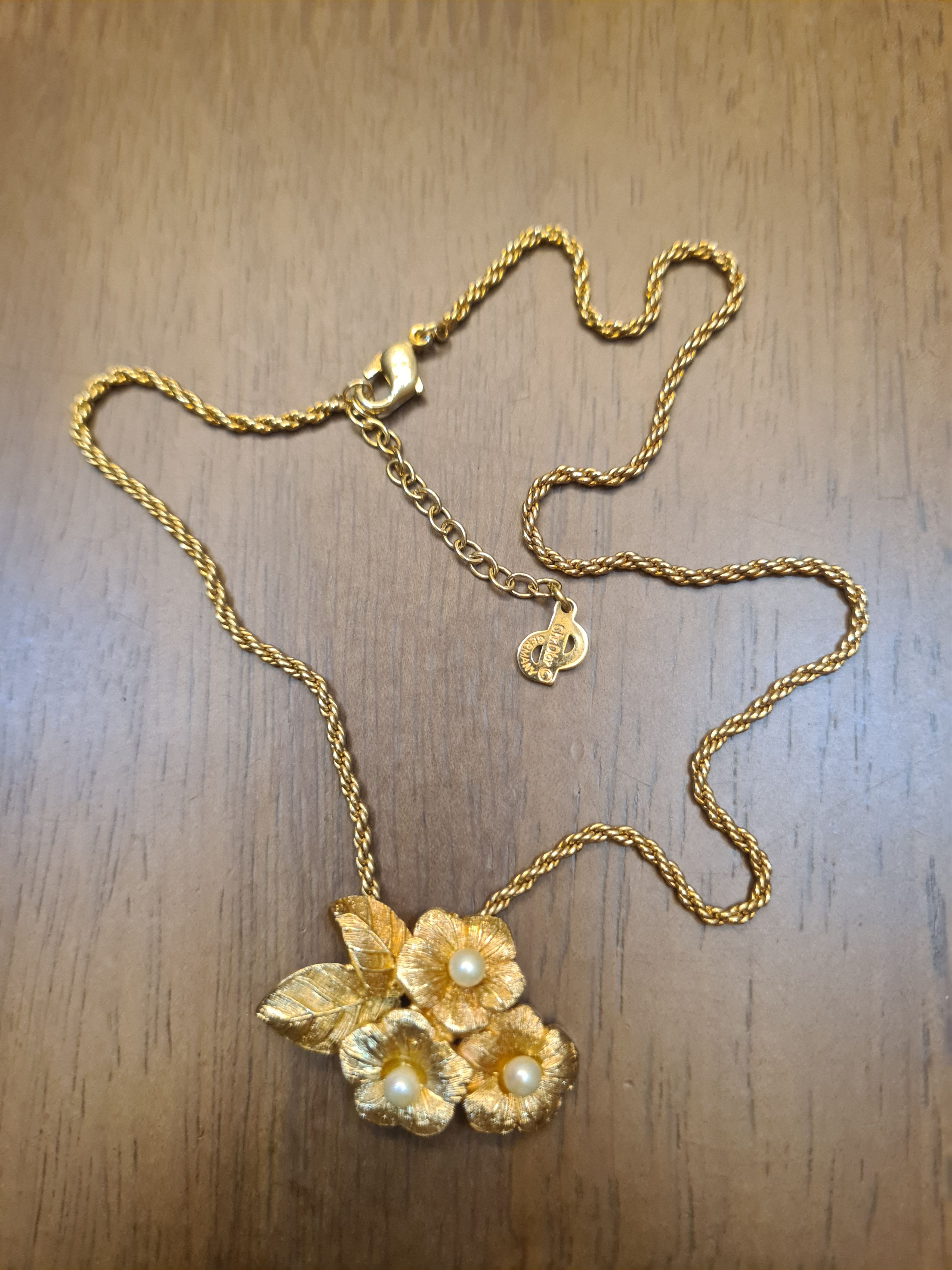 Christian Dior Monsieur × Dior × Jewelry Rare DIOR Gold tone Three Flower Leaf Pearl Necklace Size ONE SIZE - 1 Thumbnail