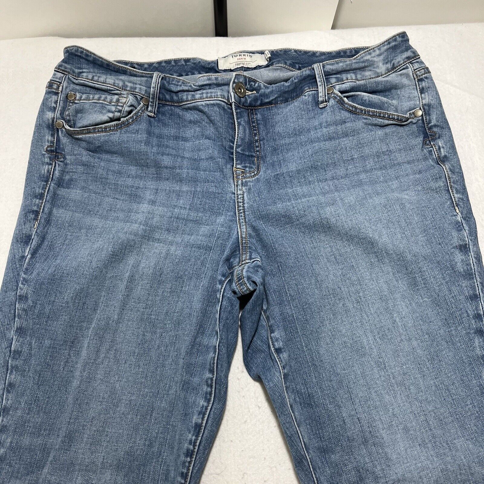 Other Torrid 18 Skinny Denim Stretch Jeans Light Blue Mid Rise Size 40" / US 18 - 2 Thumbnail