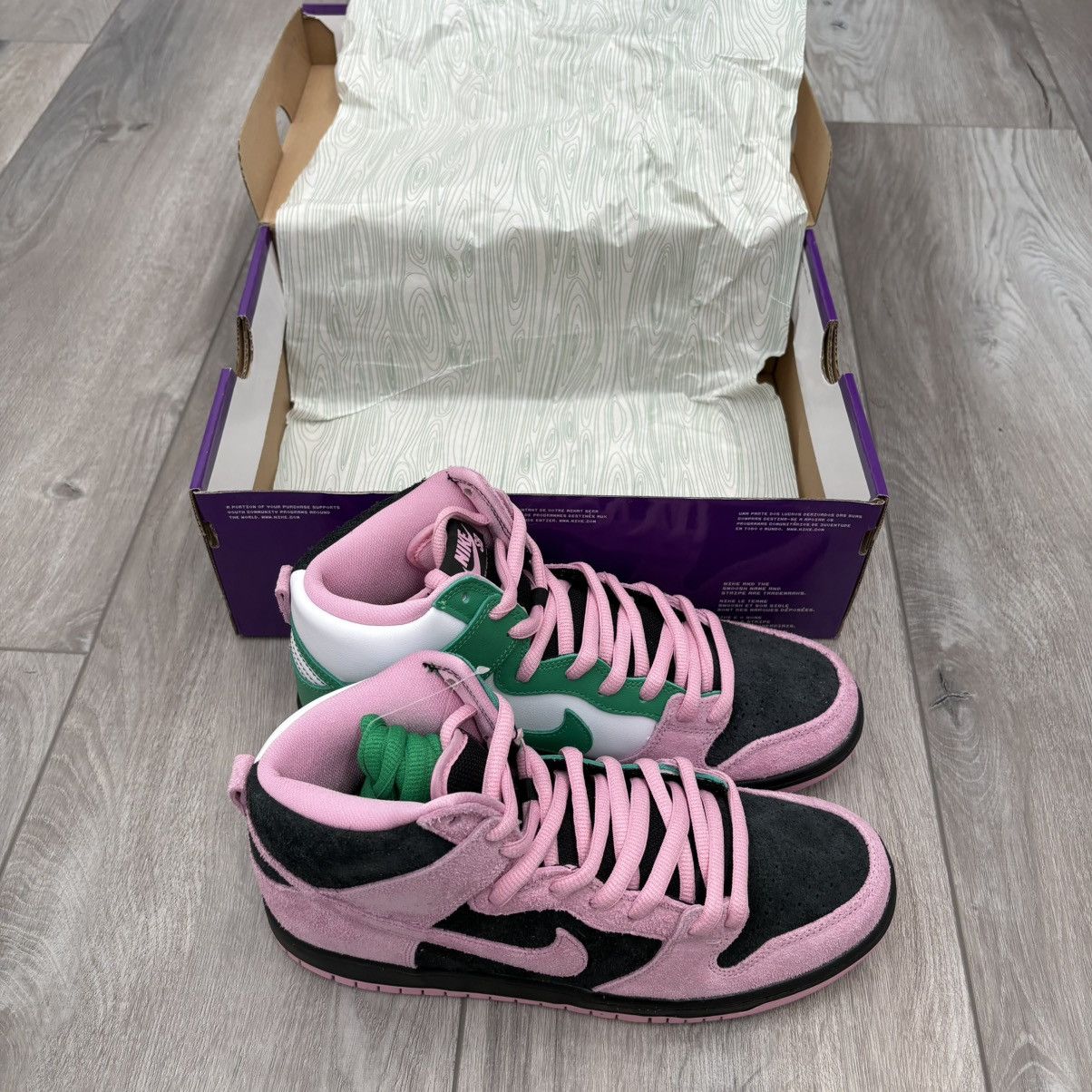 Nike SB NEW Nike Invert Celtics Dunks Size US 9 Size US 9 / EU 42 - 4 Thumbnail