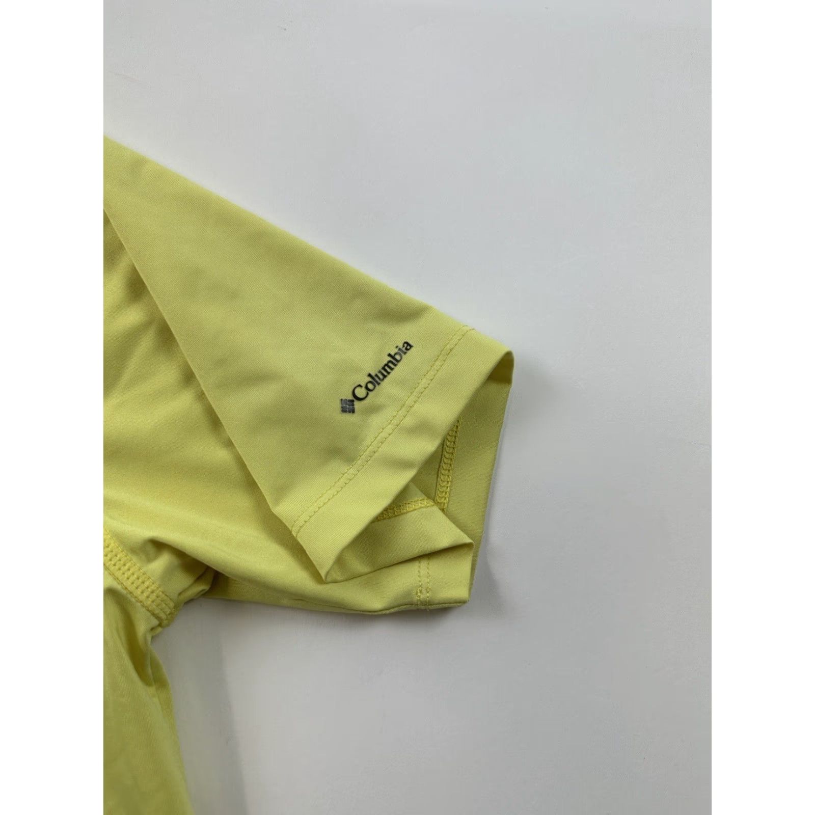 Vintage Columbia Shirt Womens XS Yellow Short Sleeve V-Neck Omni-Shade Sun Protection Jersey T-Shirt Size XS / US 0-2 / IT 36-38 - 2 Thumbnail