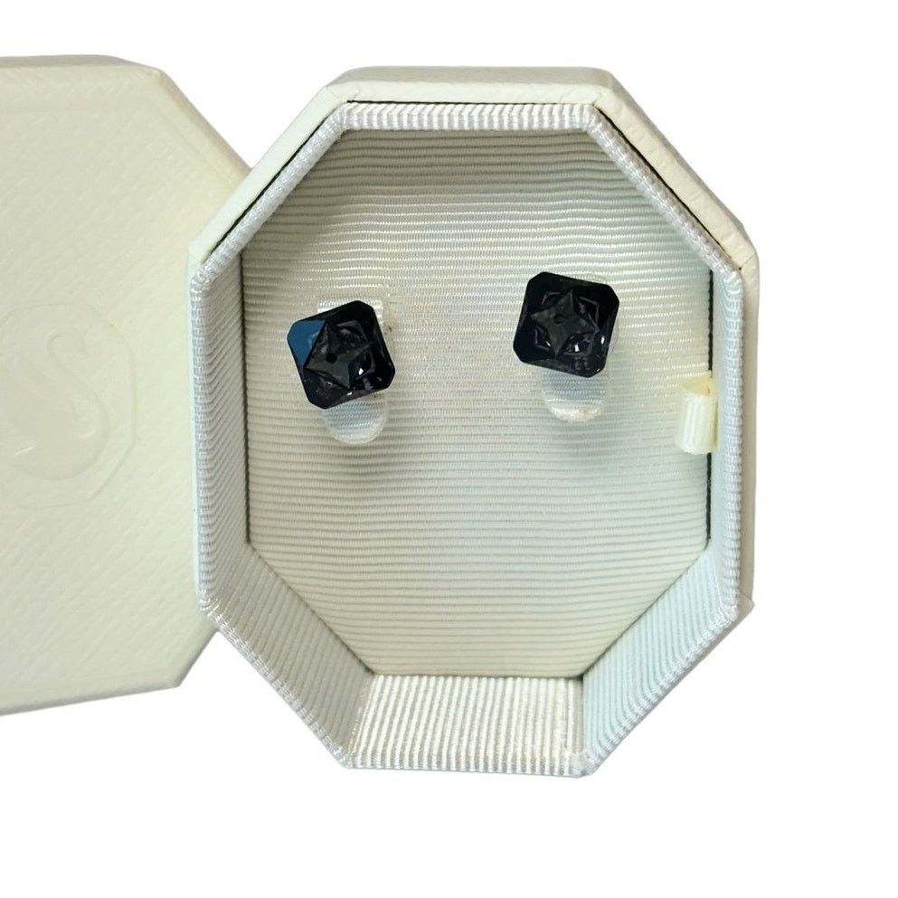 Swarovski Swarovski Ortyx stud earrings Pyramid cut, Gray Size ONE SIZE - 10 Thumbnail