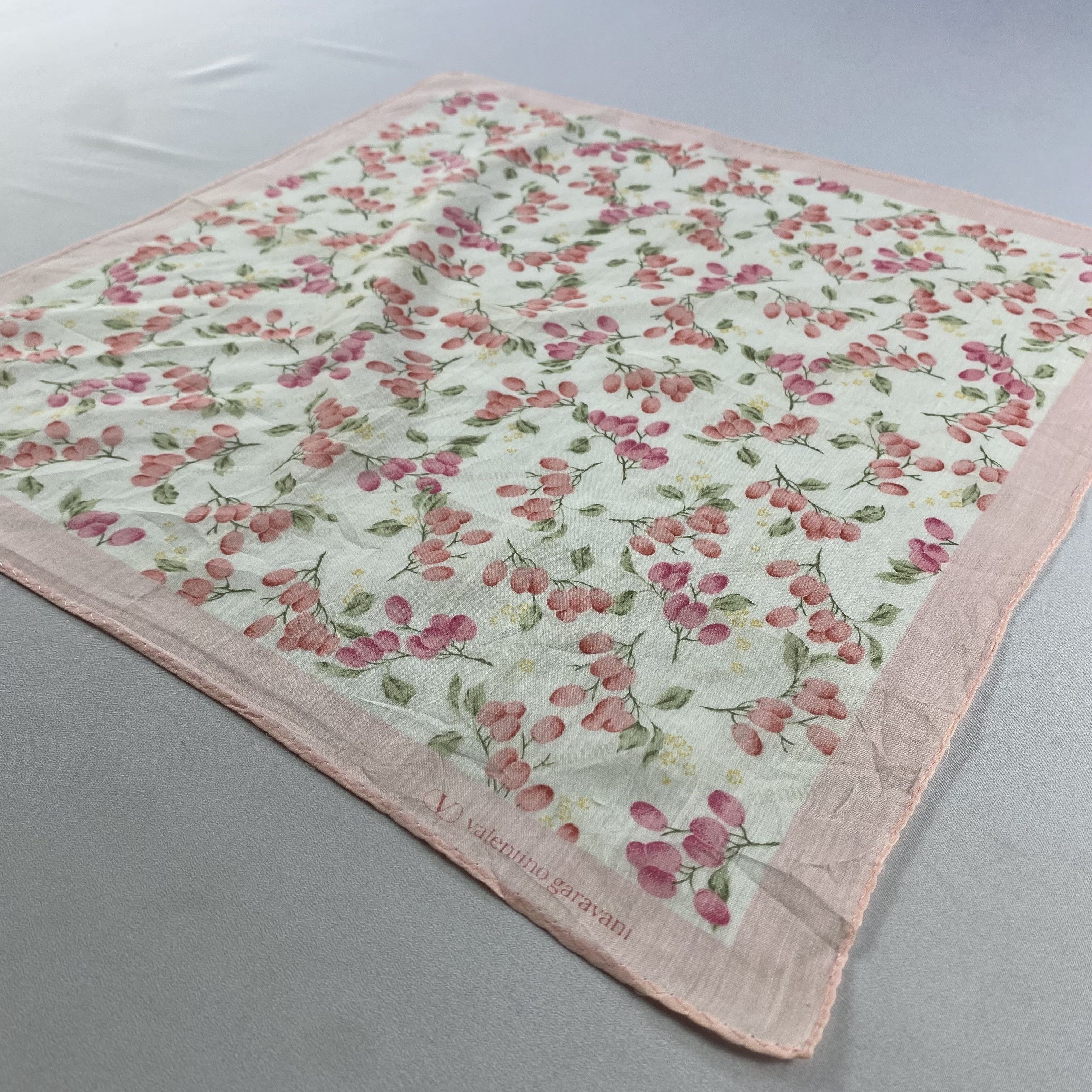 Vintage Valentino Garavani Bandana/ Handkerchief / Neckerchief Size ONE SIZE - 4 Thumbnail