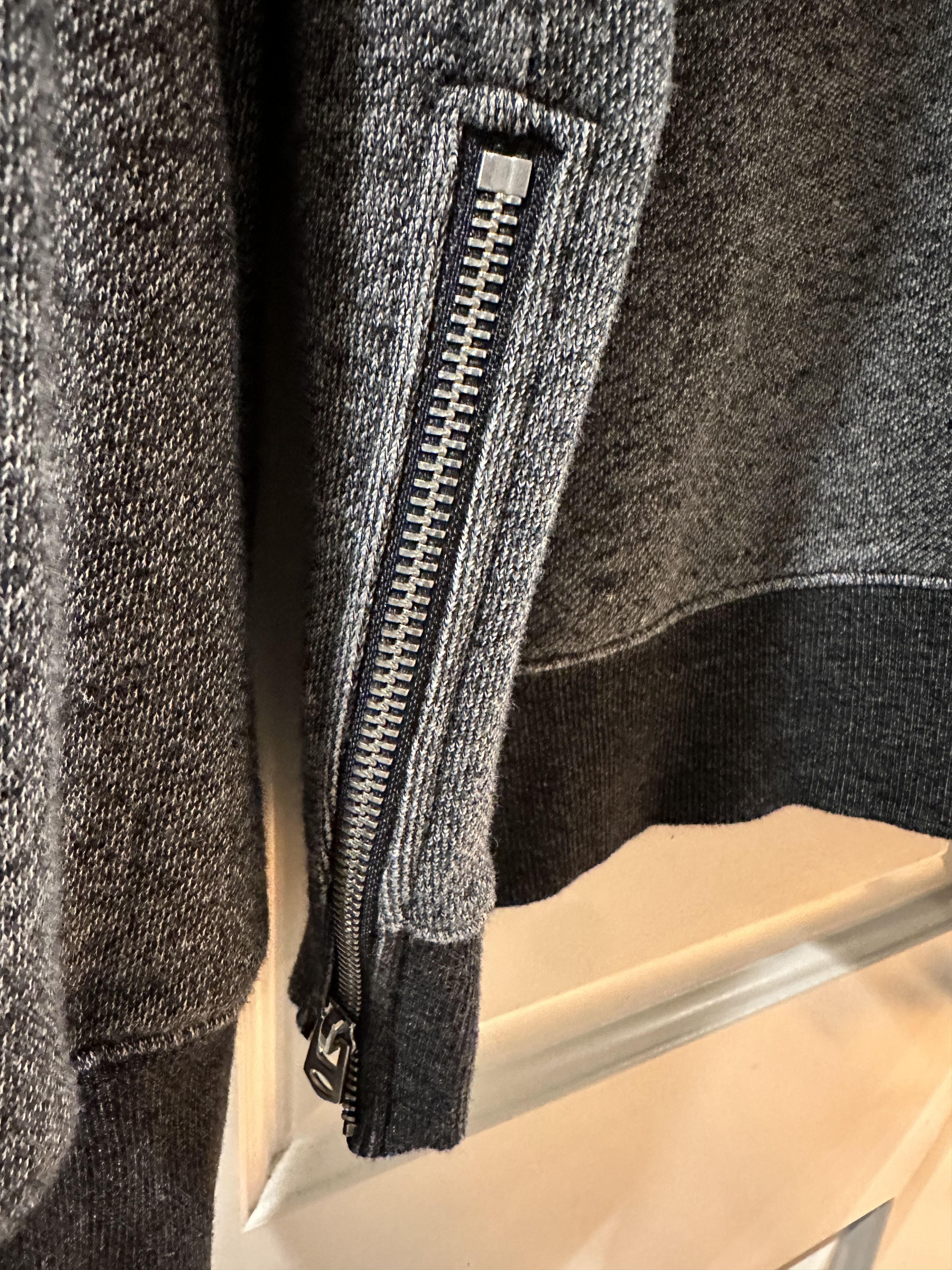 H&M H&M Men's Crew Neck Sweater - Size Large, Long Sleeve Size US L / EU 52-54 / 3 - 8 Thumbnail