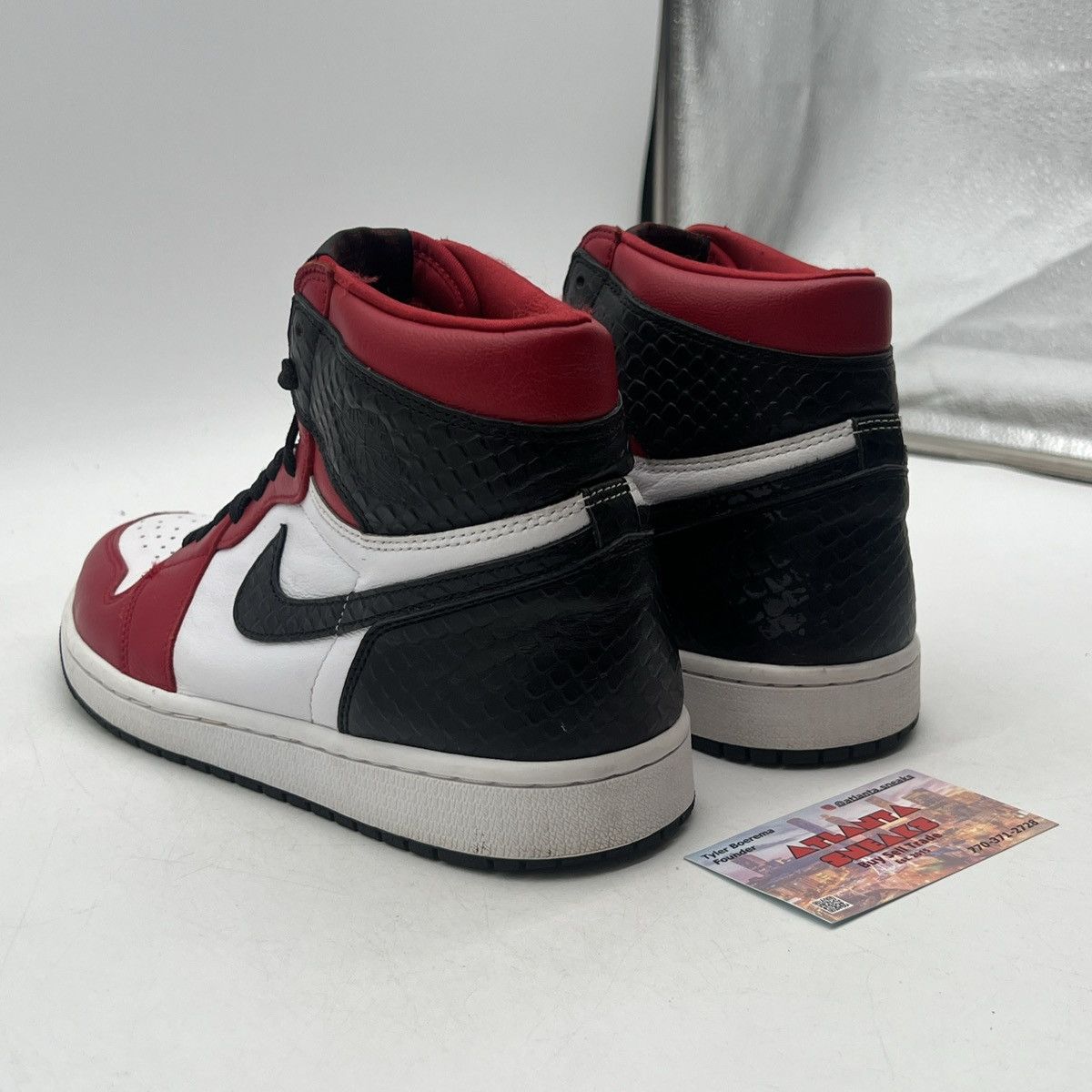 Jordan Brand Wmns air Jordan 1 high satin red Size US 10.5 / IT 40.5 - 4 Thumbnail