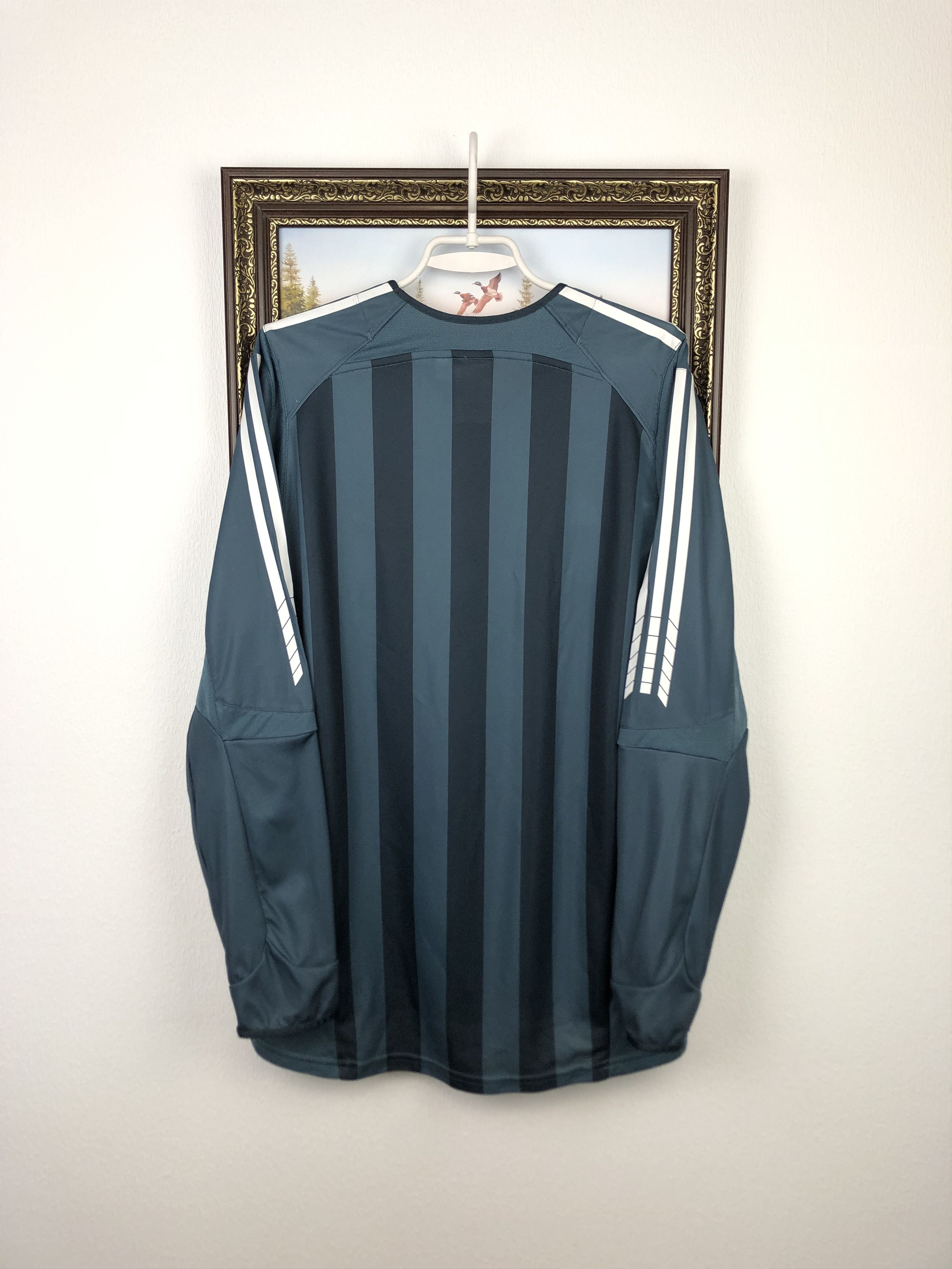 Adidas Newcastle football shirt 2005 Soccer Jersey Sleeve Adidas Size US L / EU 52-54 / 3 - 11 Thumbnail