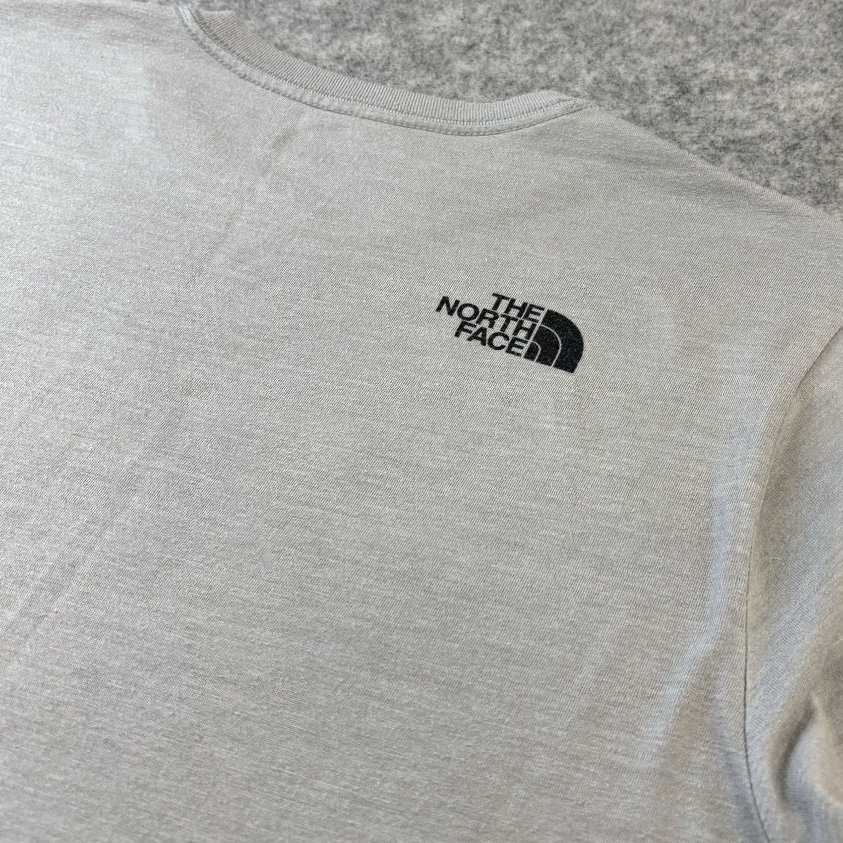 The North Face The North Face T Shirt Medium Slim Fit Print Top Grey Short Sleeve Top Used Worn Mens M Regular Size XS do not apply Size US M / EU 48-50 / 2 - 5 Thumbnail